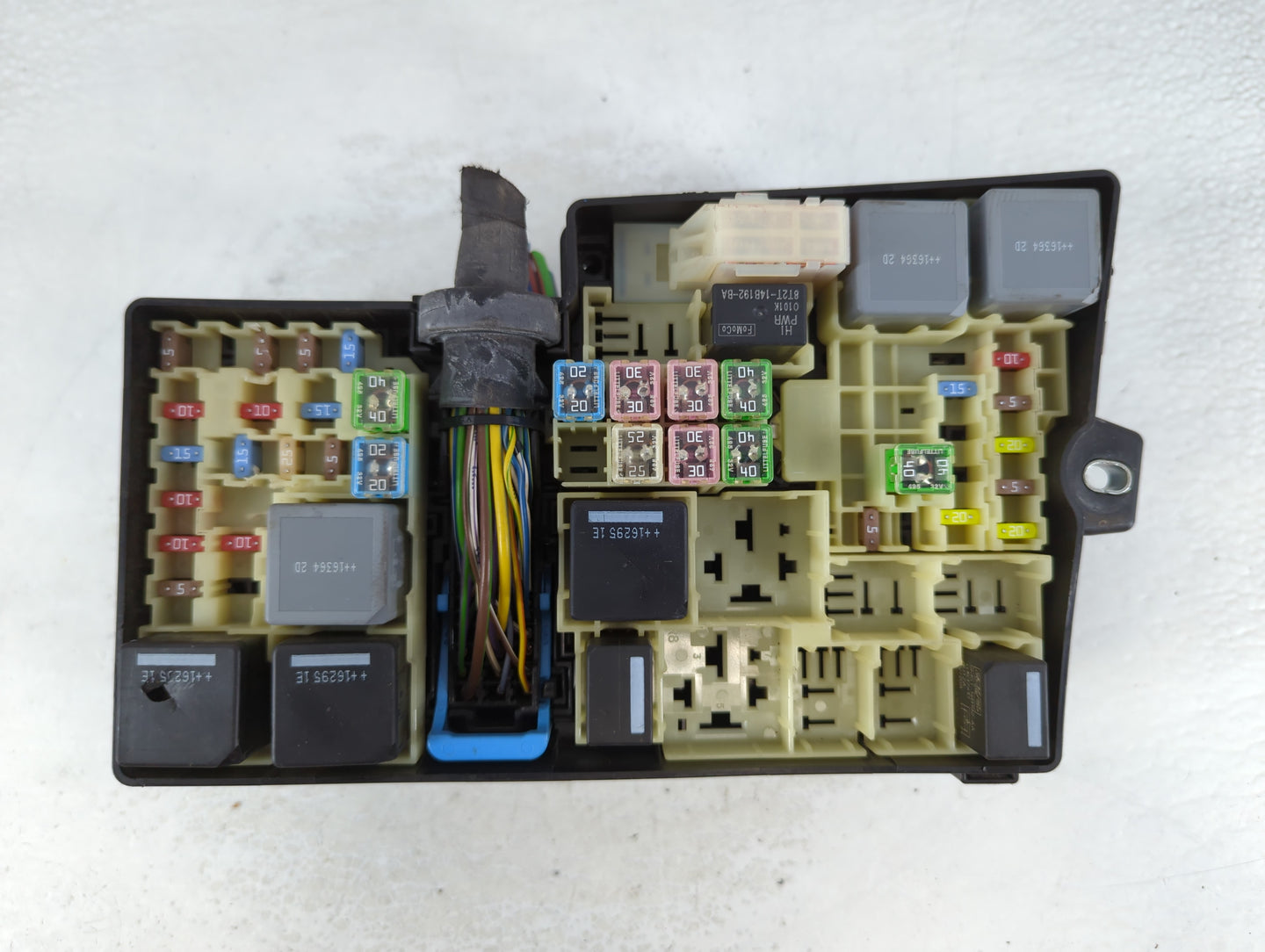 2017 Ford Escape Fusebox Fuse Box Panel Relay Module P/N:AV6T-14A142-AB Fits OEM Used Auto Parts - Oemusedautoparts1.com