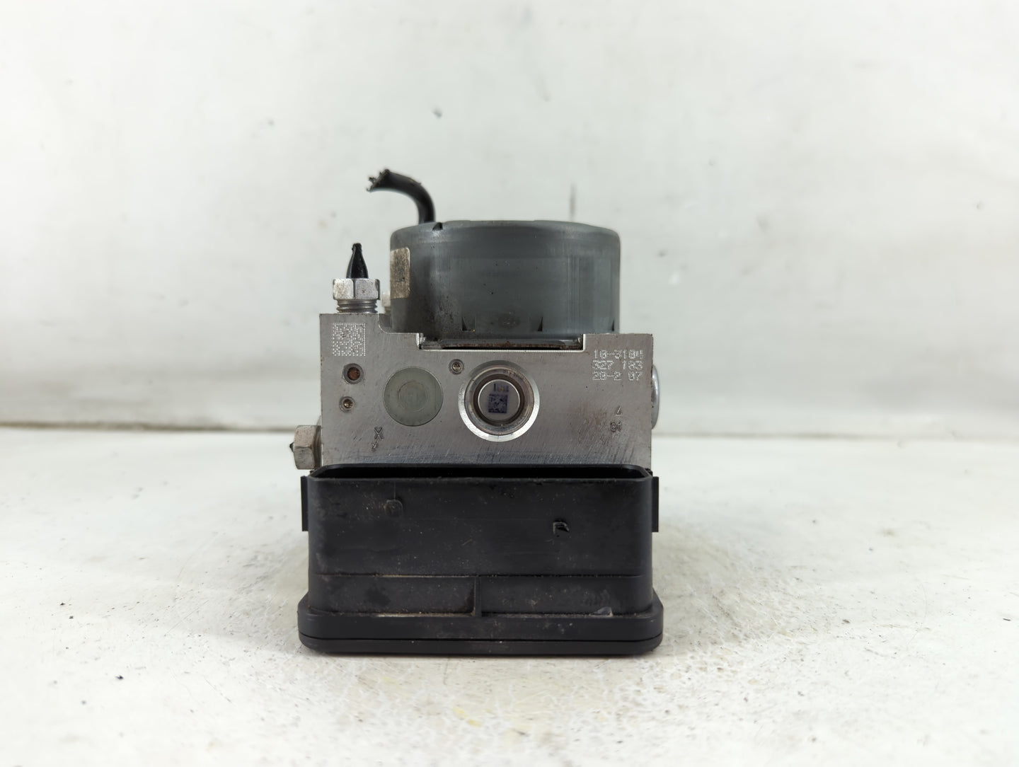 2017-2019 Ford Escape ABS Pump Control Module Replacement P/N:GV61-2C405-CH Fits Fits 2017 2018 2019 OEM Used Auto Parts - O
