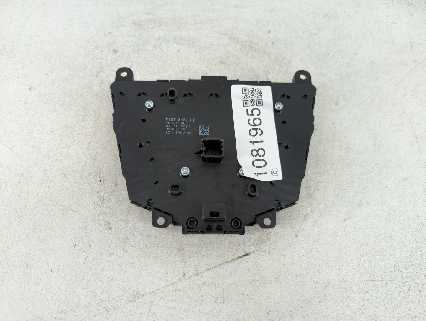 2017-2019 Ford Escape Radio AM FM Cd Player Receiver Replacement P/N:F1ET 18K811 LD Fits Fits 2015 2016 2017 2018 2019 OEM U