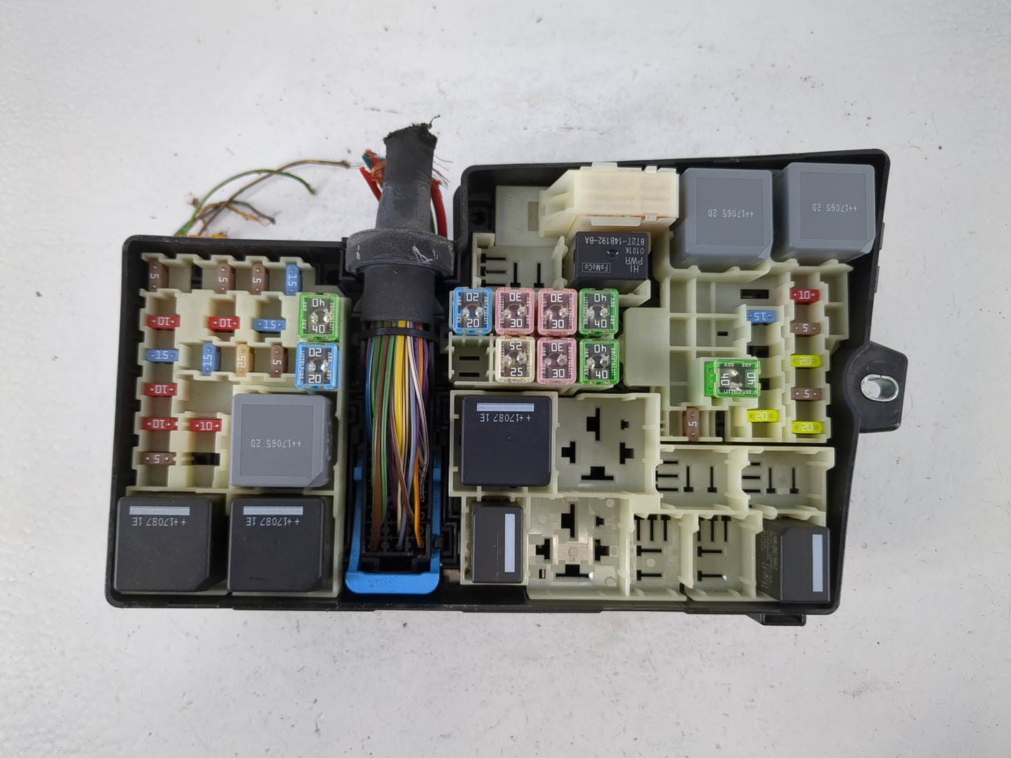 2017 Ford Escape Fusebox Fuse Box Panel Relay Module P/N:AV6T-14A067-AD AV6T-14A142-AB Fits OEM Used Auto Parts - Oemusedaut