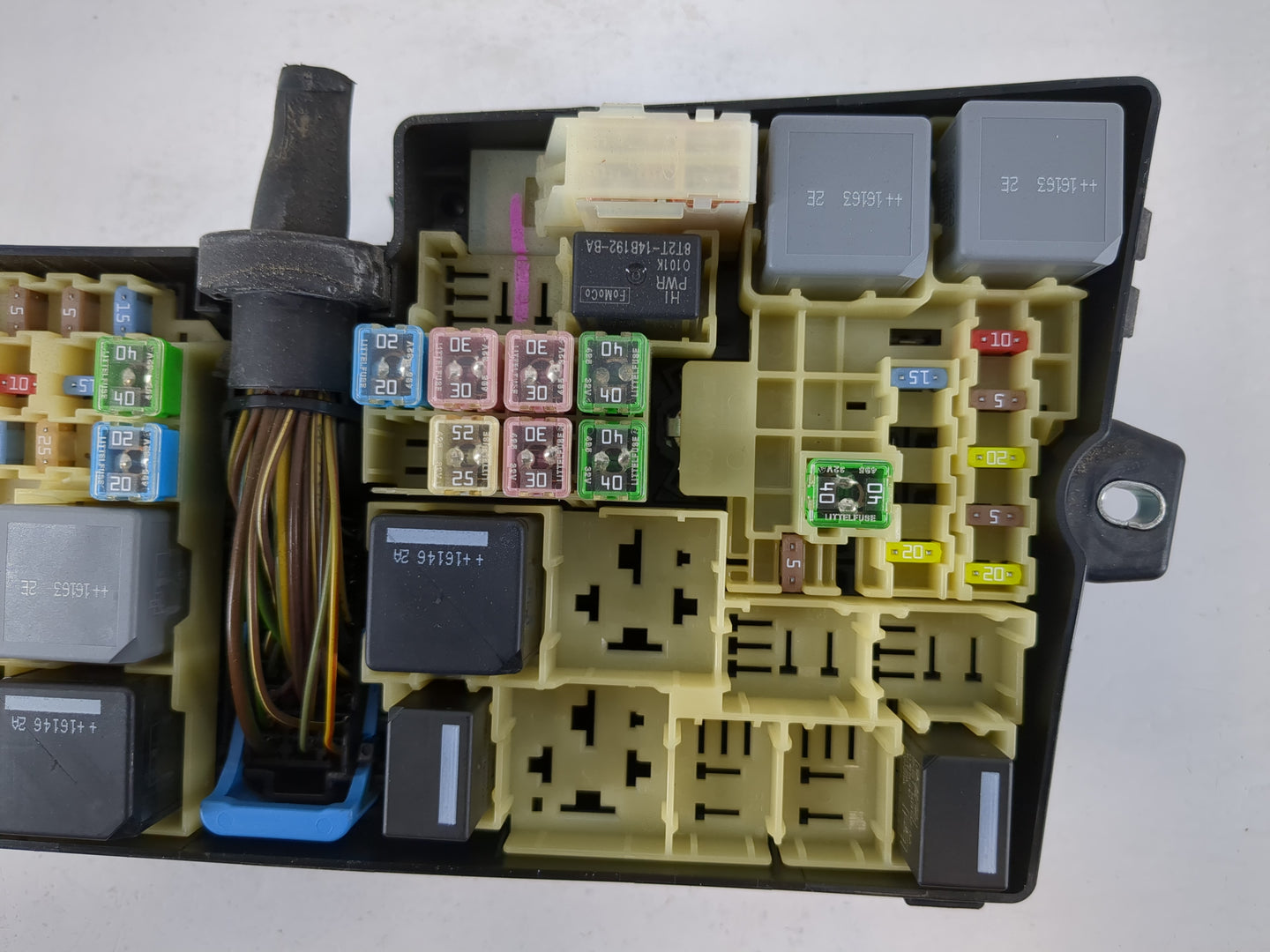 2017 Ford Escape Fusebox Fuse Box Panel Relay Module P/N:AV6T-14A067-AD AV6T-14A142-AB Fits OEM Used Auto Parts - Oemusedaut