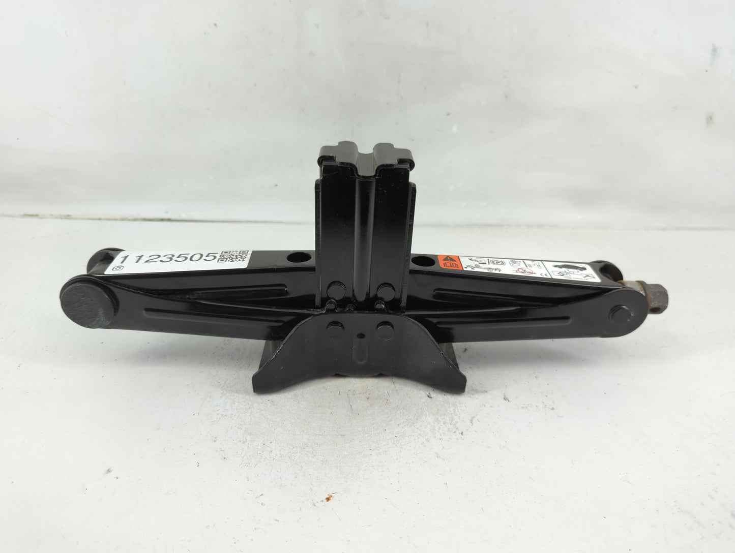 2017 Ford Escape Spare Scissor Car Jack - Oemusedautoparts1.com
