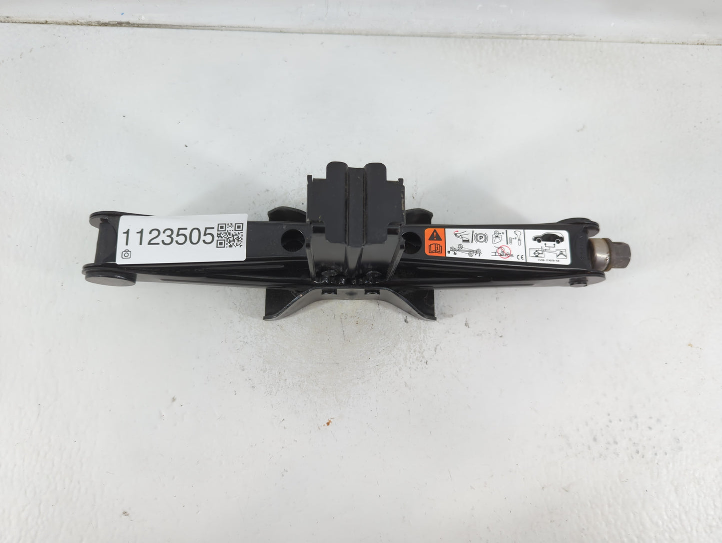 2017 Ford Escape Spare Scissor Car Jack - Oemusedautoparts1.com