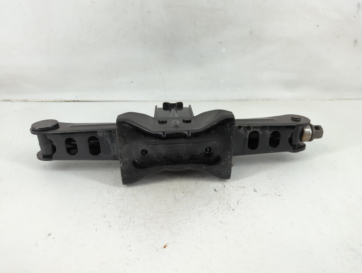 2017 Ford Escape Spare Scissor Car Jack - Oemusedautoparts1.com