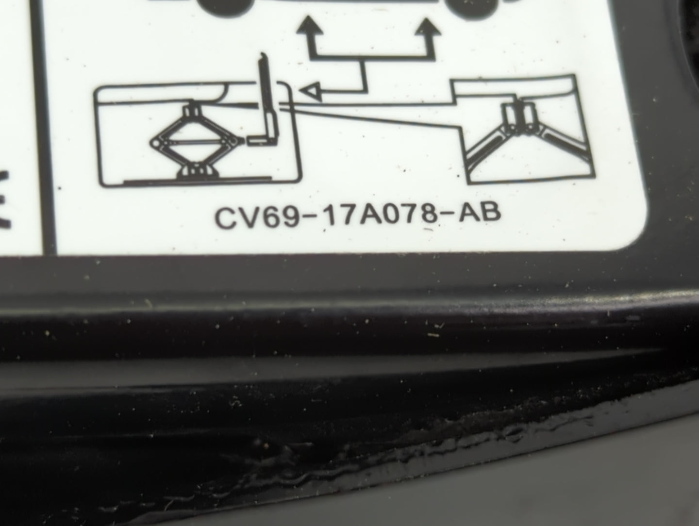 2017 Ford Escape Spare Scissor Car Jack - Oemusedautoparts1.com