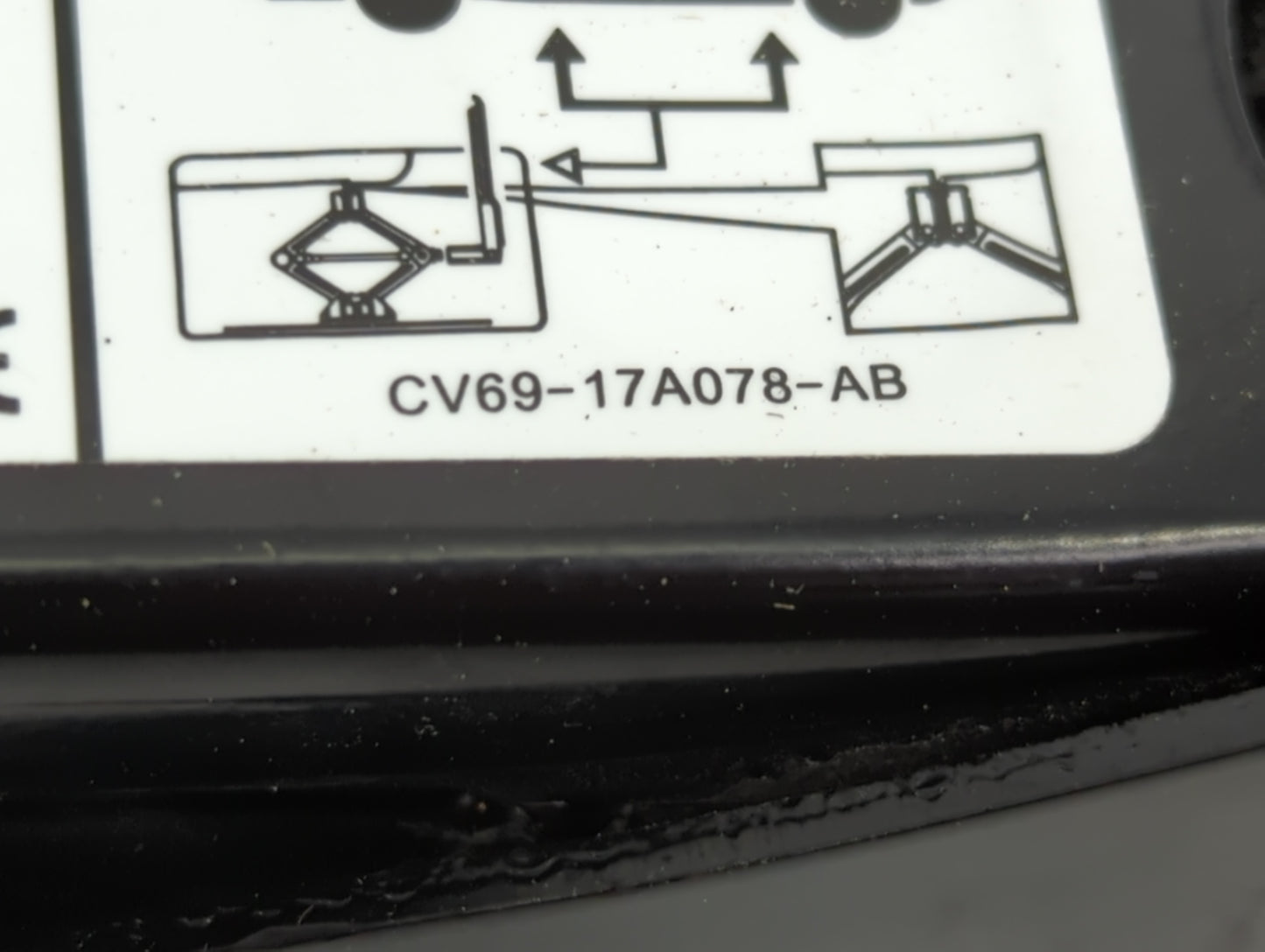 2017 Ford Escape Spare Scissor Car Jack - Oemusedautoparts1.com