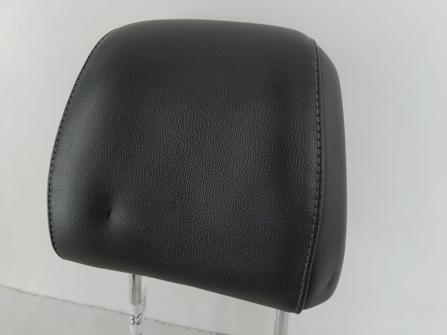 2015-2017 Ford Escape Headrest Head Rest Front Driver Passenger Seat Fits Fits 2015 2016 2017 OEM Used Auto Parts - Oemuseda