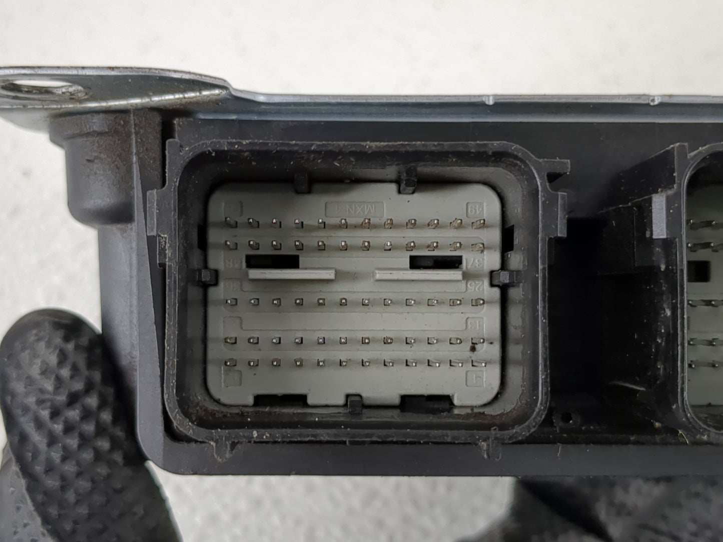 2017-2019 Ford Escape Airbag Control Module Gj5t-14b321 Ae - Oemusedautoparts1.com