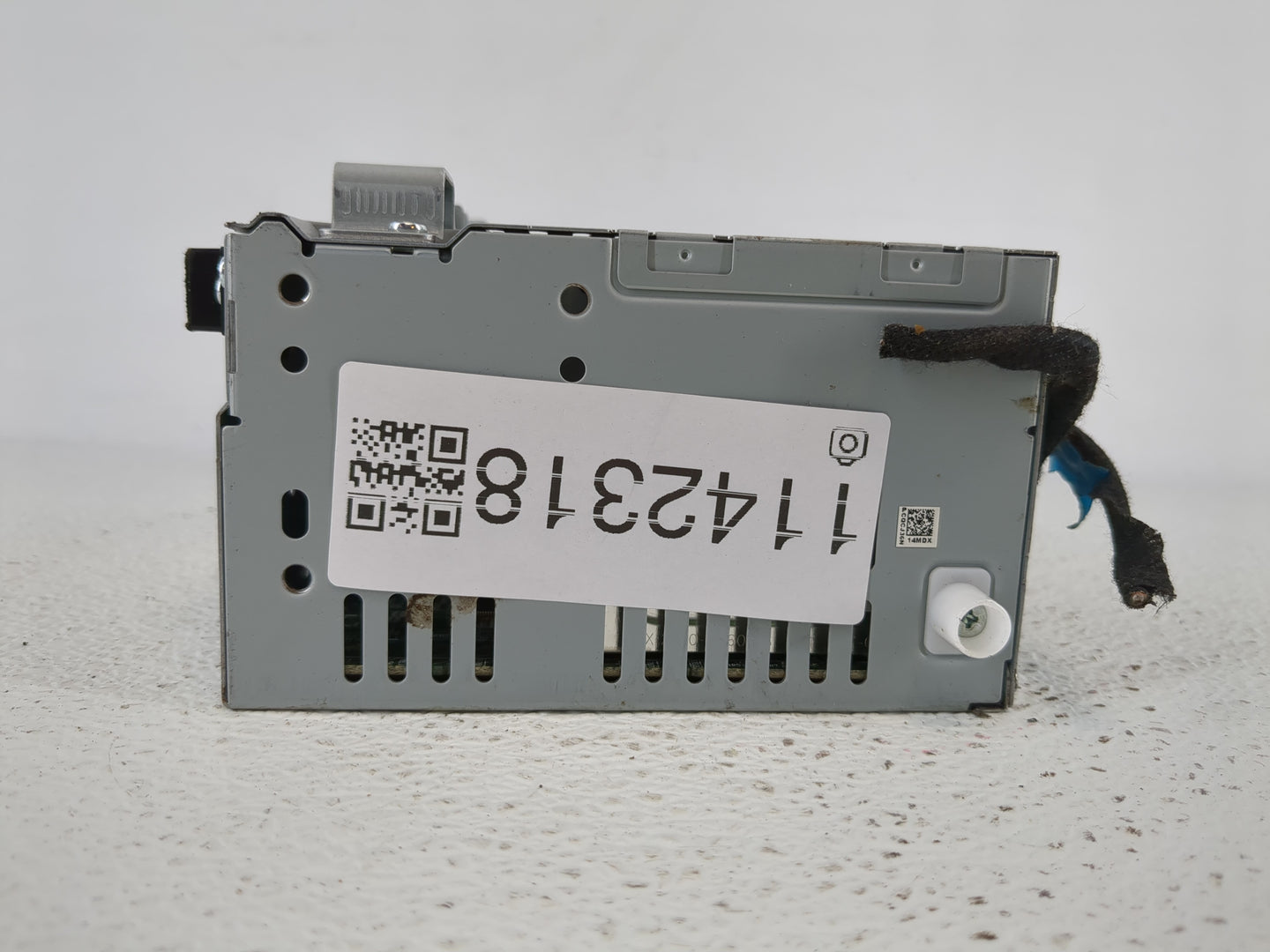 2017-2019 Ford Escape Radio AM FM Cd Player Receiver Replacement P/N:GJ5T-19C107-BE Fits Fits 2017 2018 2019 OEM Used Auto P