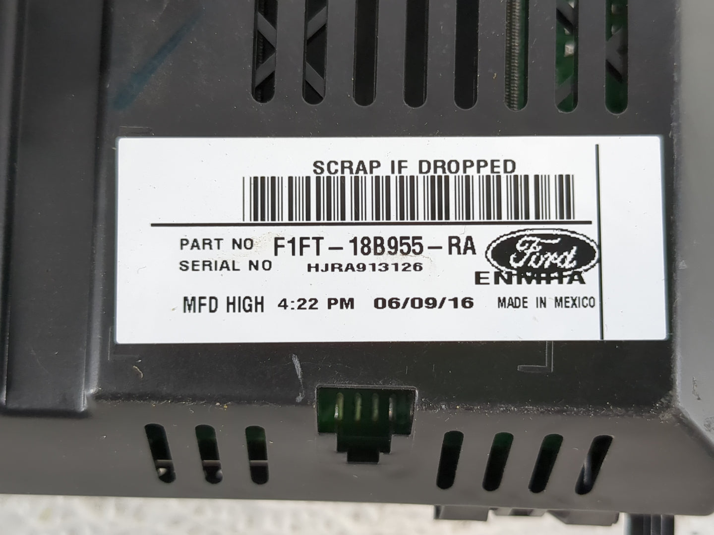 2017 Ford Escape Radio AM FM Cd Player Receiver Replacement P/N:F1FT-18V955-RA Fits Fits 2018 OEM Used Auto Parts - Oemuseda