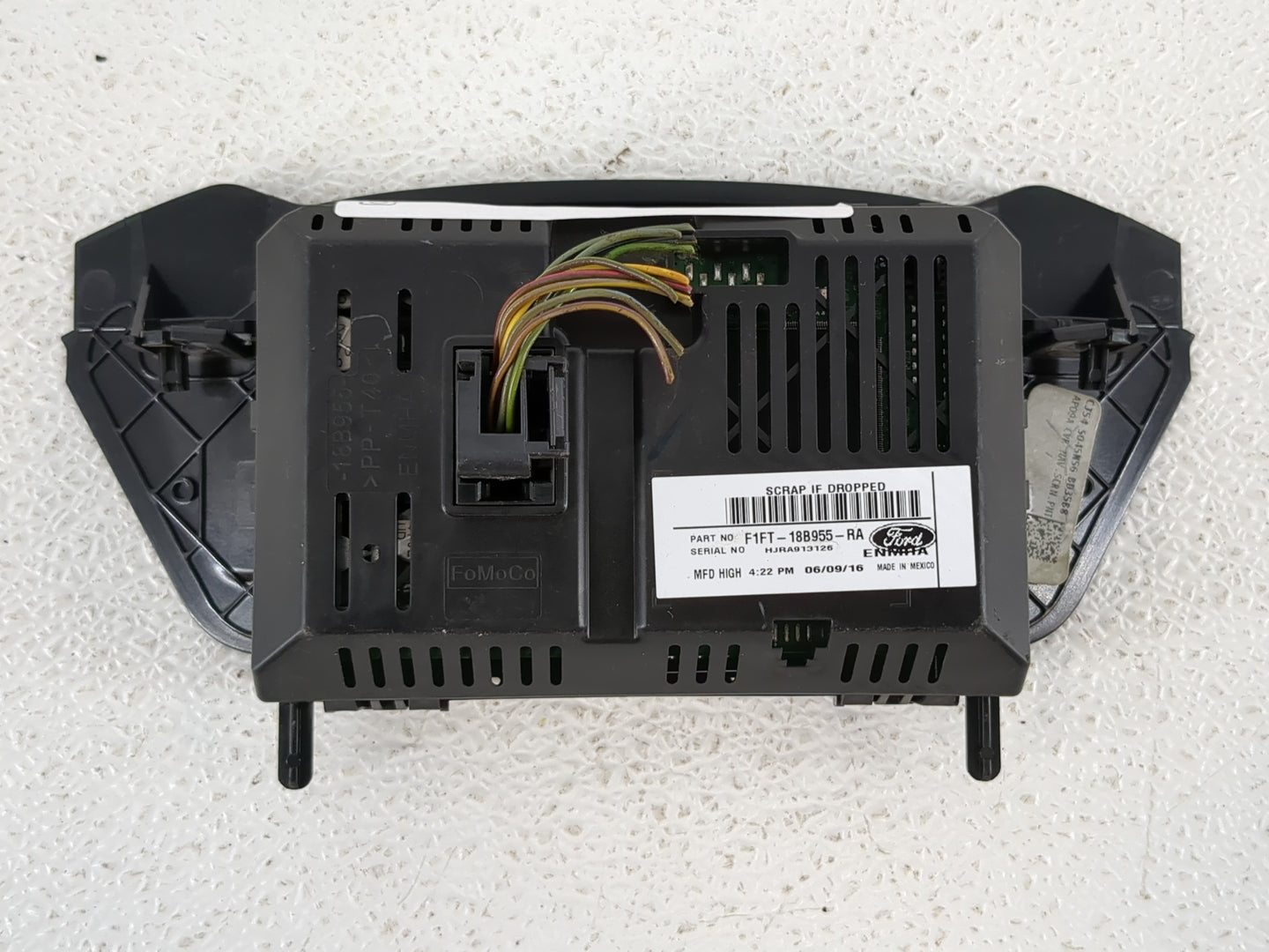 2017 Ford Escape Radio AM FM Cd Player Receiver Replacement P/N:F1FT-18V955-RA Fits Fits 2018 OEM Used Auto Parts - Oemuseda