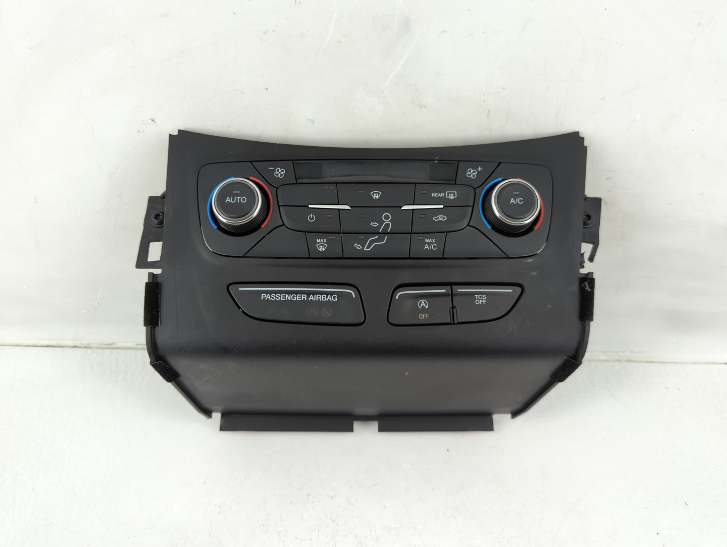 2017 Ford Escape Climate Control Module Temperature AC/Heater Replacement P/N:GJ5T-18C612-EA Fits OEM Used Auto Parts - Oemu