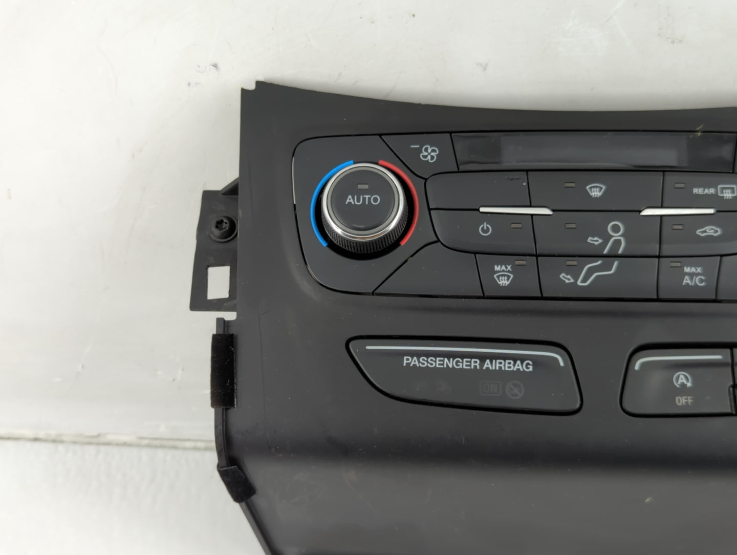 2017 Ford Escape Climate Control Module Temperature AC/Heater Replacement P/N:GJ5T-18C612-EA Fits OEM Used Auto Parts - Oemu