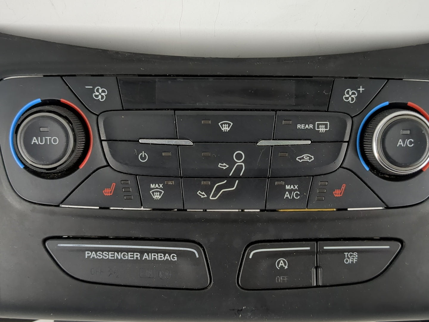 2017 Ford Escape Climate Control Module Temperature AC/Heater Replacement P/N:GJ5T-18C612-CE Fits OEM Used Auto Parts - Oemu