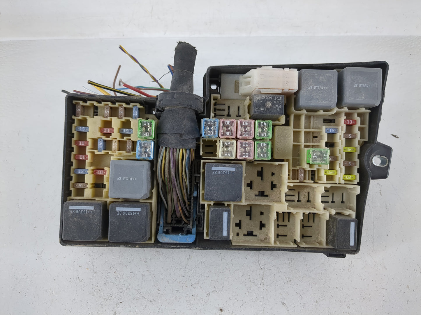 2017 Ford Escape Fusebox Fuse Box Panel Relay Module P/N:AV6T-14A067-AD Fits OEM Used Auto Parts - Oemusedautoparts1.com