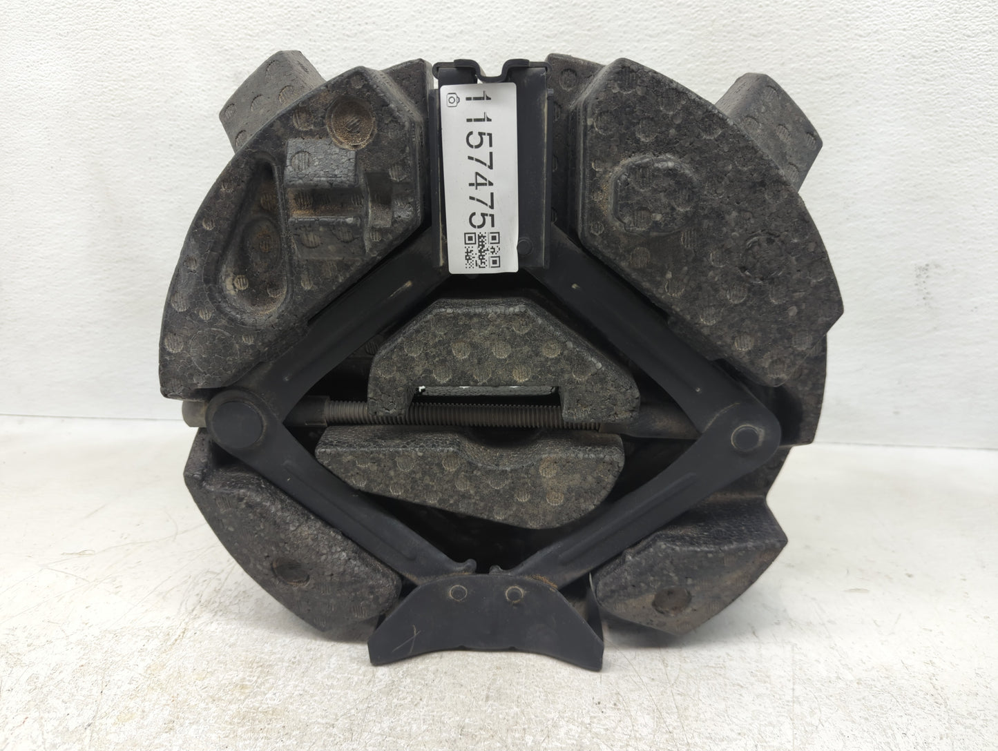 2017 Ford Escape Spare Scissor Car Jack - Oemusedautoparts1.com