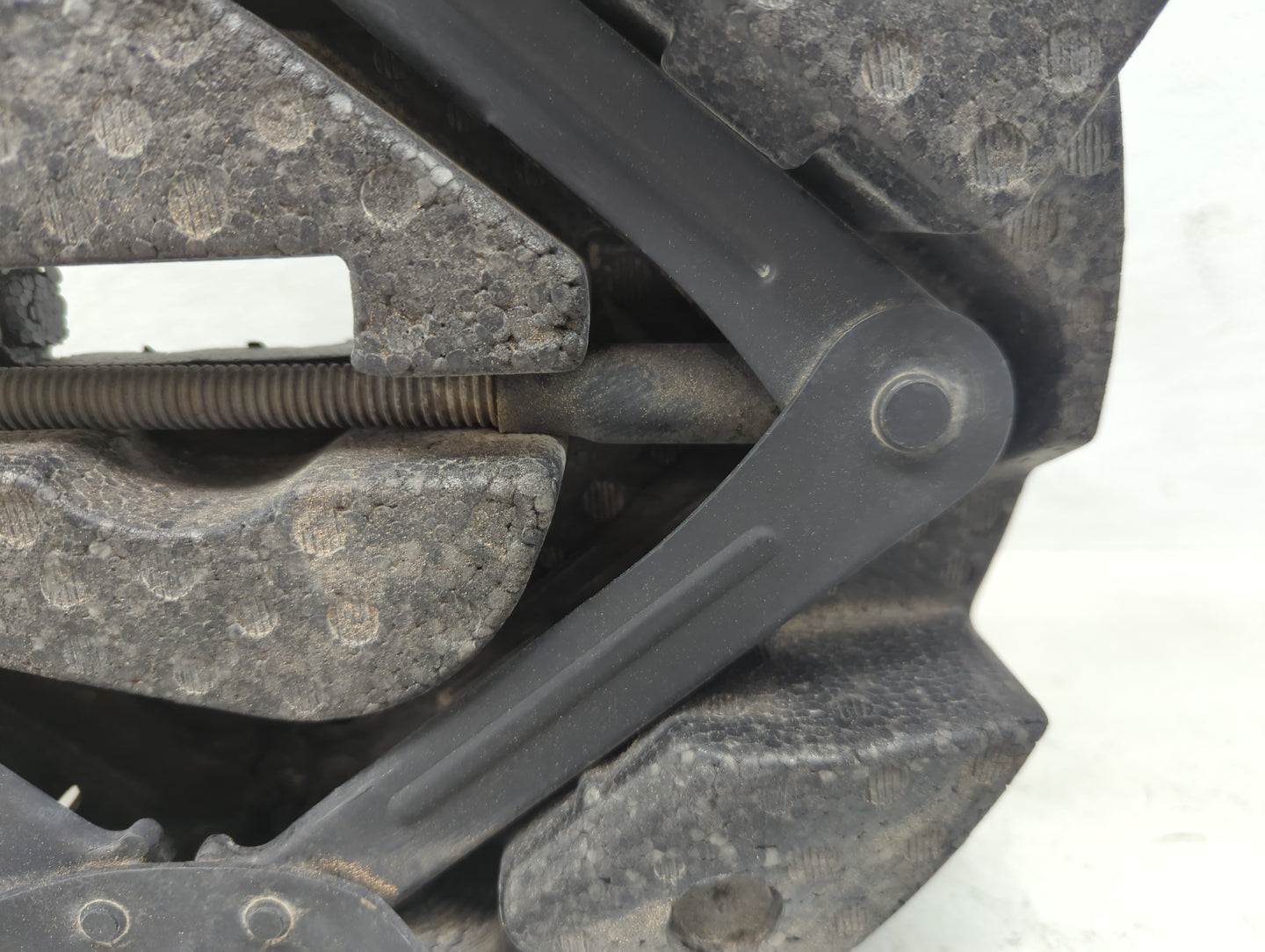 2017 Ford Escape Spare Scissor Car Jack - Oemusedautoparts1.com