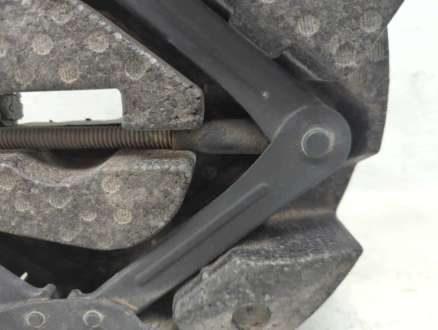 2017 Ford Escape Spare Scissor Car Jack - Oemusedautoparts1.com