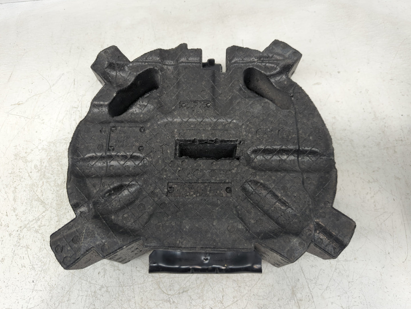 2017 Ford Escape Spare Scissor Car Jack - Oemusedautoparts1.com