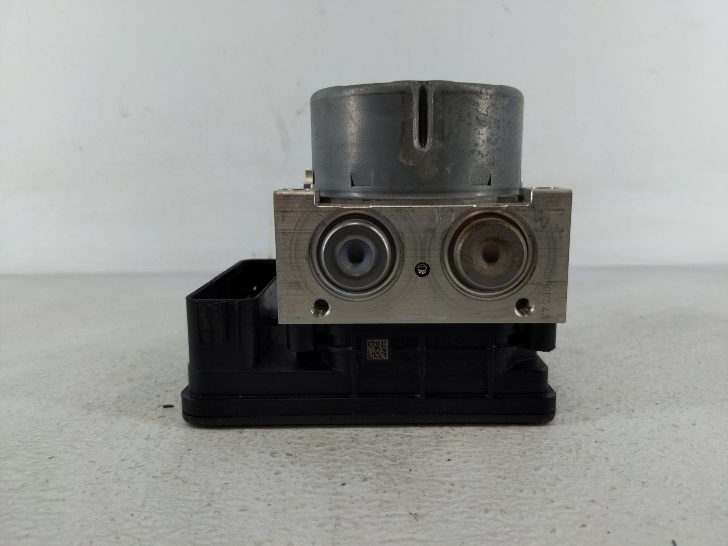 2017-2019 Ford Escape ABS Pump Control Module Replacement P/N:GV61-2C405-CL Fits Fits 2017 2018 2019 OEM Used Auto Parts - O
