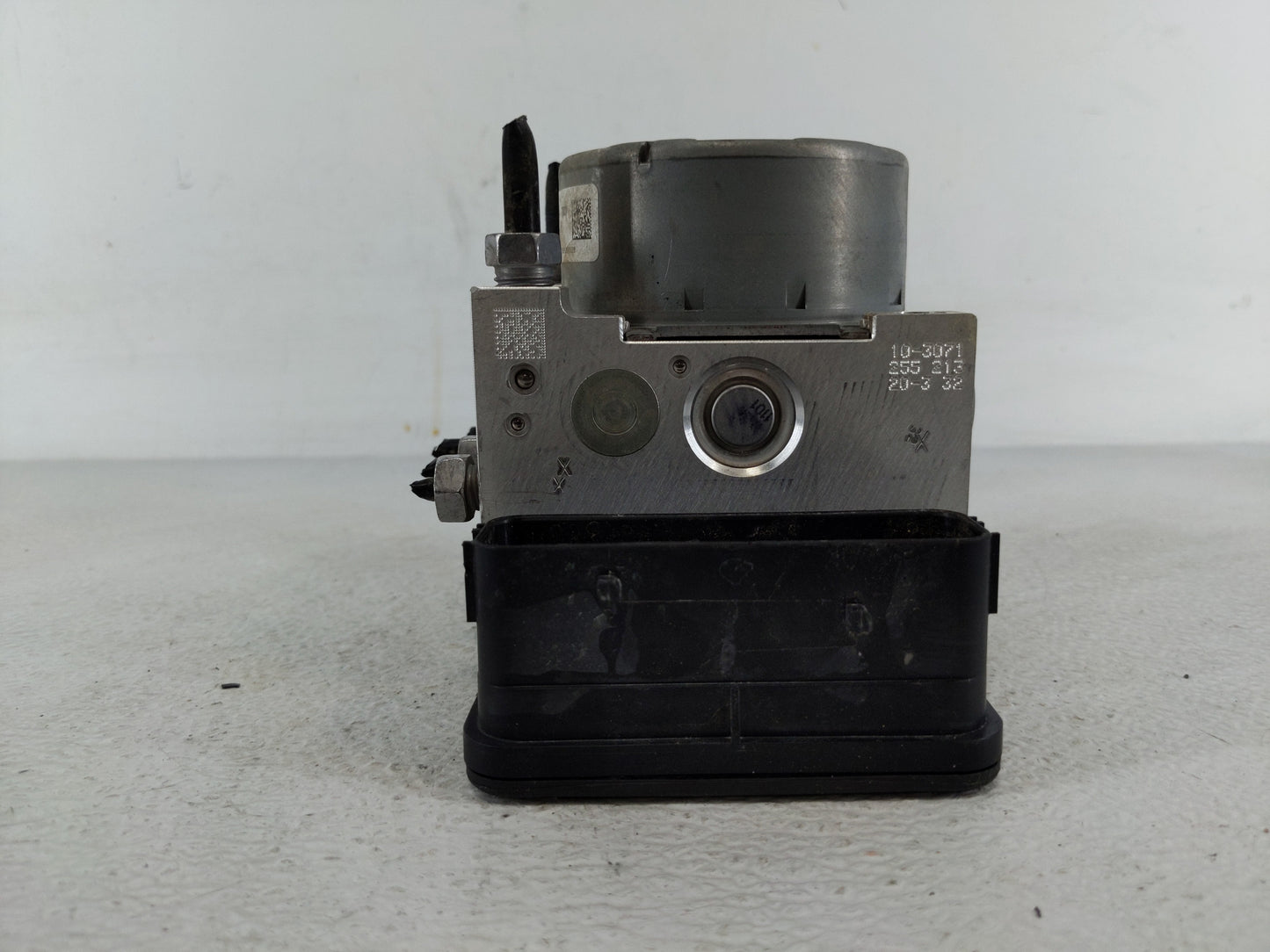 2017-2019 Ford Escape ABS Pump Control Module Replacement P/N:GV61-2C405-CL Fits Fits 2017 2018 2019 OEM Used Auto Parts - O