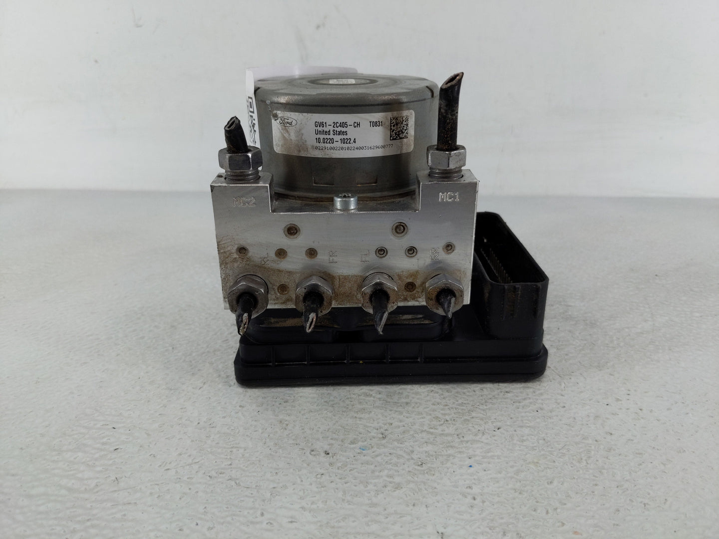 2017-2019 Ford Escape ABS Pump Control Module Replacement P/N:GV61-2C405-CH GV61-2C405-CL Fits Fits 2017 2018 2019 OEM Used 