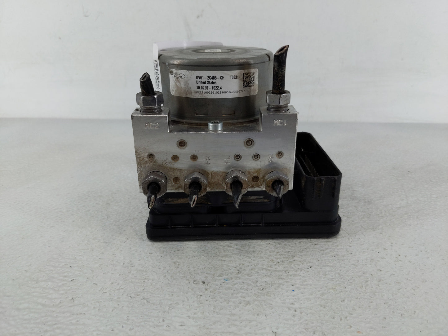 2017-2019 Ford Escape ABS Pump Control Module Replacement P/N:GV61-2C405-CH GV61-2C405-CL Fits Fits 2017 2018 2019 OEM Used 