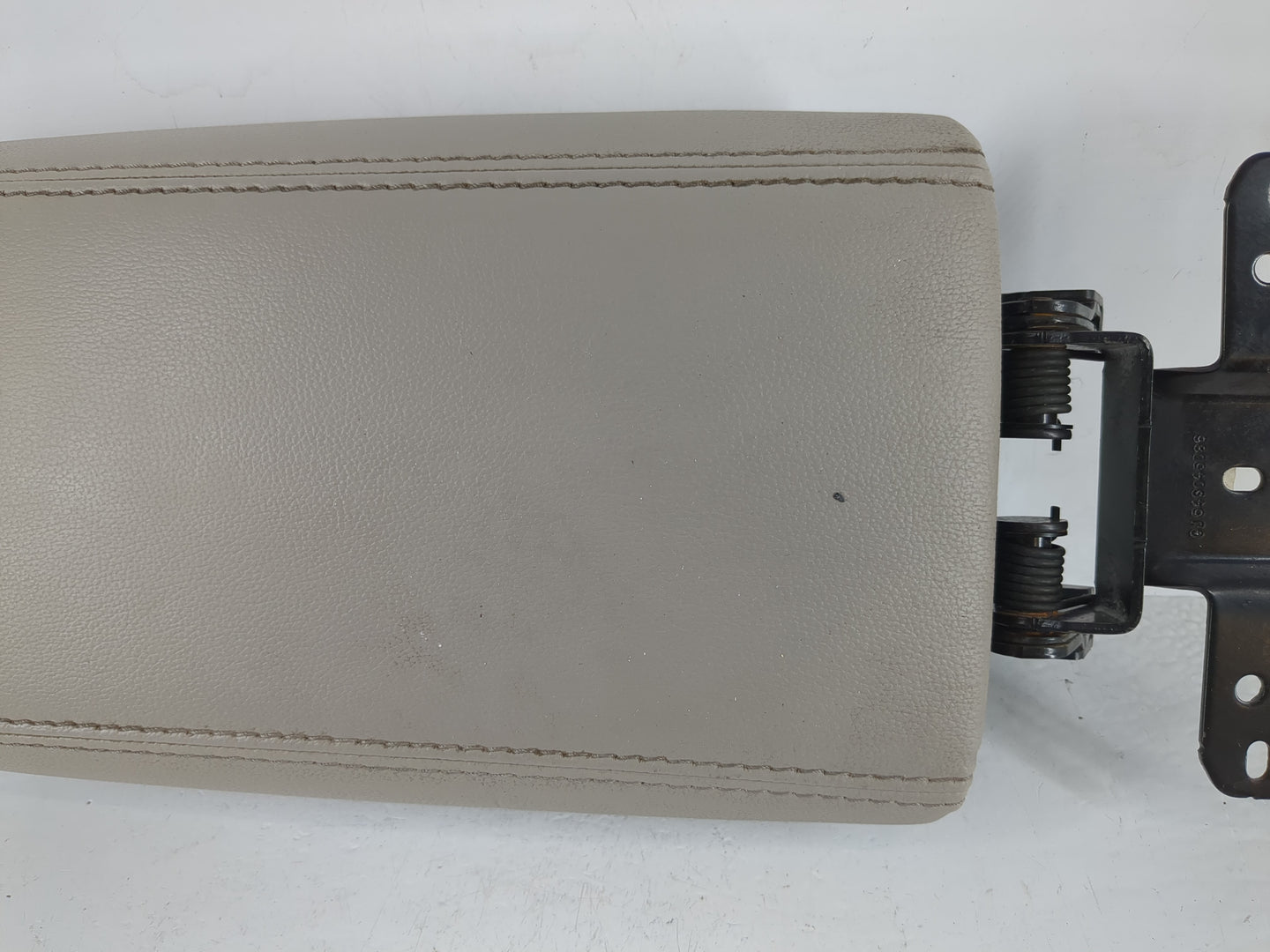 2017-2019 Ford Escape Center Console Armrest Cover Lid P/N:GJ54S045D86 Fits Fits 2017 2018 2019 OEM Used Auto Parts - Oemuse