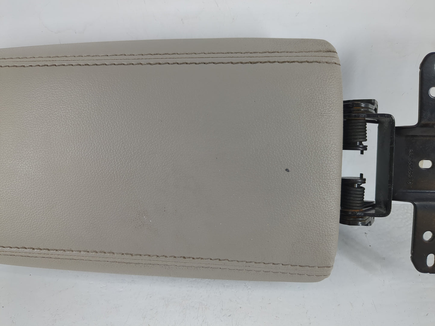 2017-2019 Ford Escape Center Console Armrest Cover Lid P/N:GJ54S045D86 Fits Fits 2017 2018 2019 OEM Used Auto Parts - Oemuse