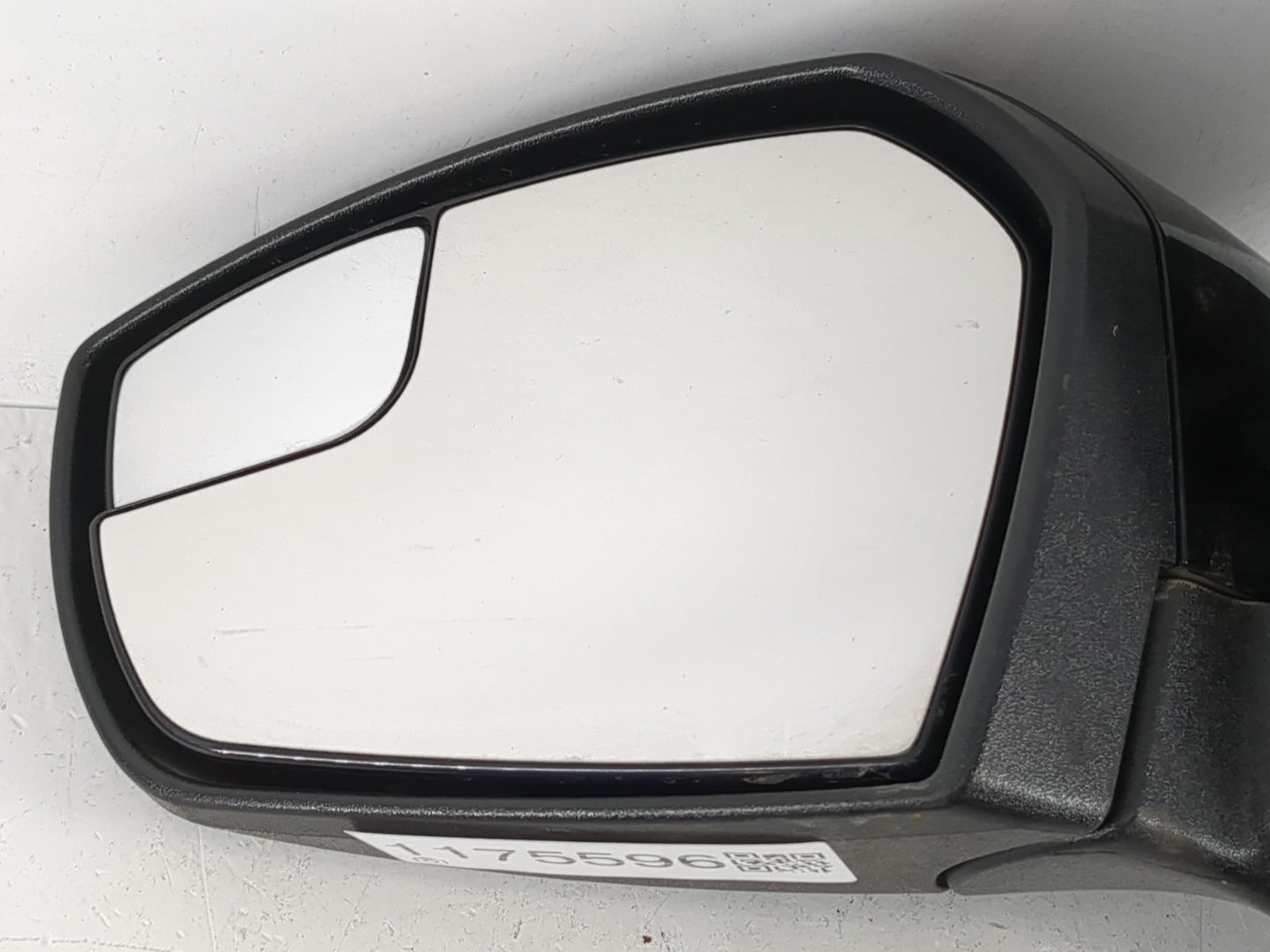 2017-2019 Ford Escape Driver Side View Mirror - Left Door Mirror OEM Used - Oemusedautoparts1.com