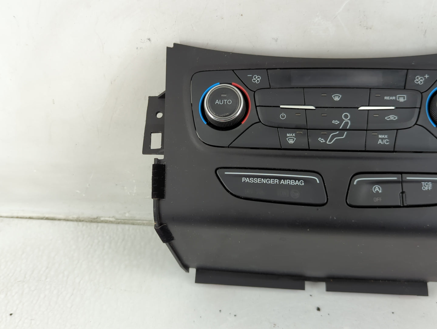 2017 Ford Escape Climate Control Module Temperature AC/Heater Replacement P/N:GJ5T-18C612-EA Fits OEM Used Auto Parts - Oemu