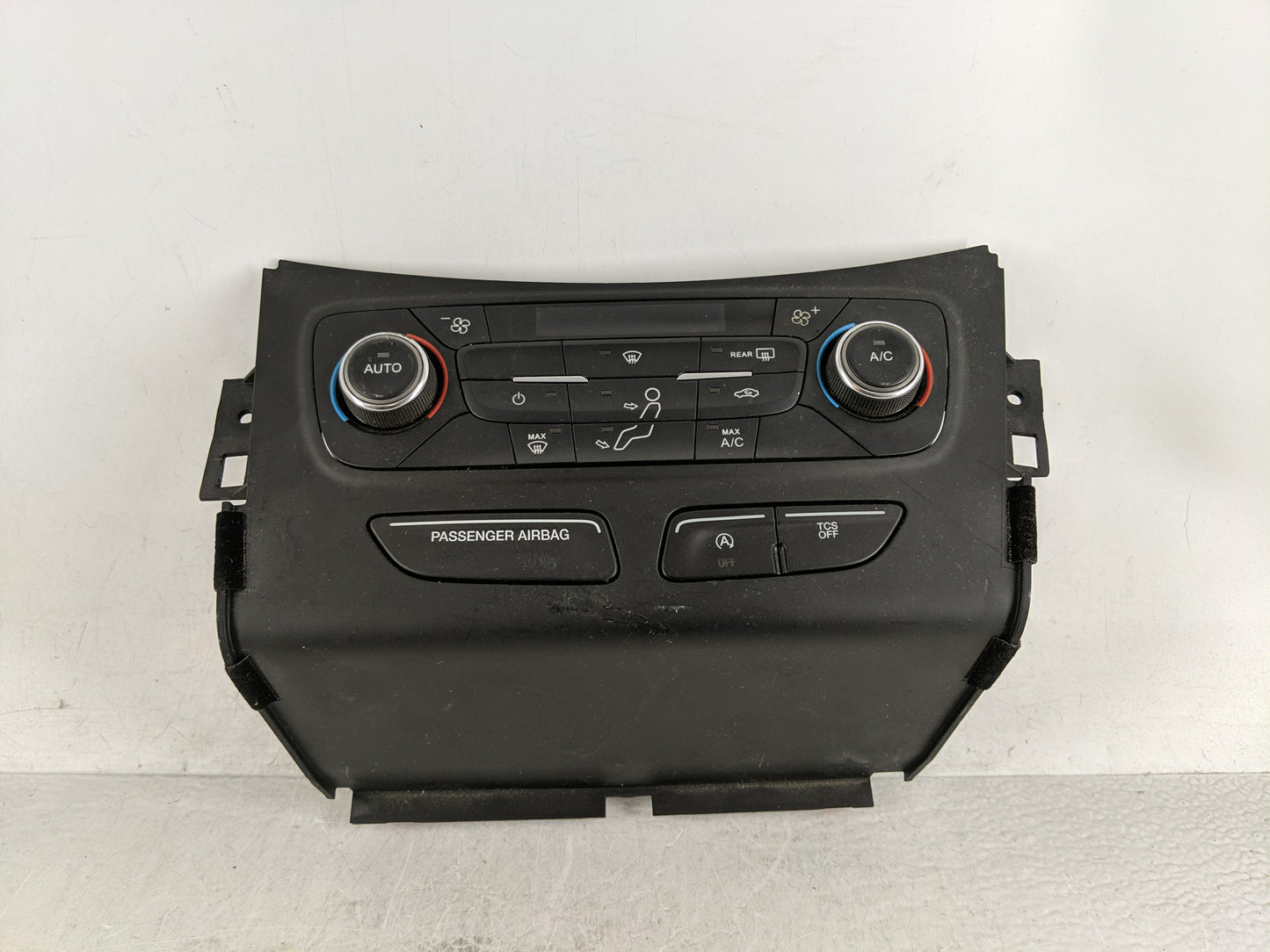 2017 Ford Escape Climate Control Module Temperature AC/Heater Replacement P/N:GJ5T-28C612-EA Fits OEM Used Auto Parts - Oemu