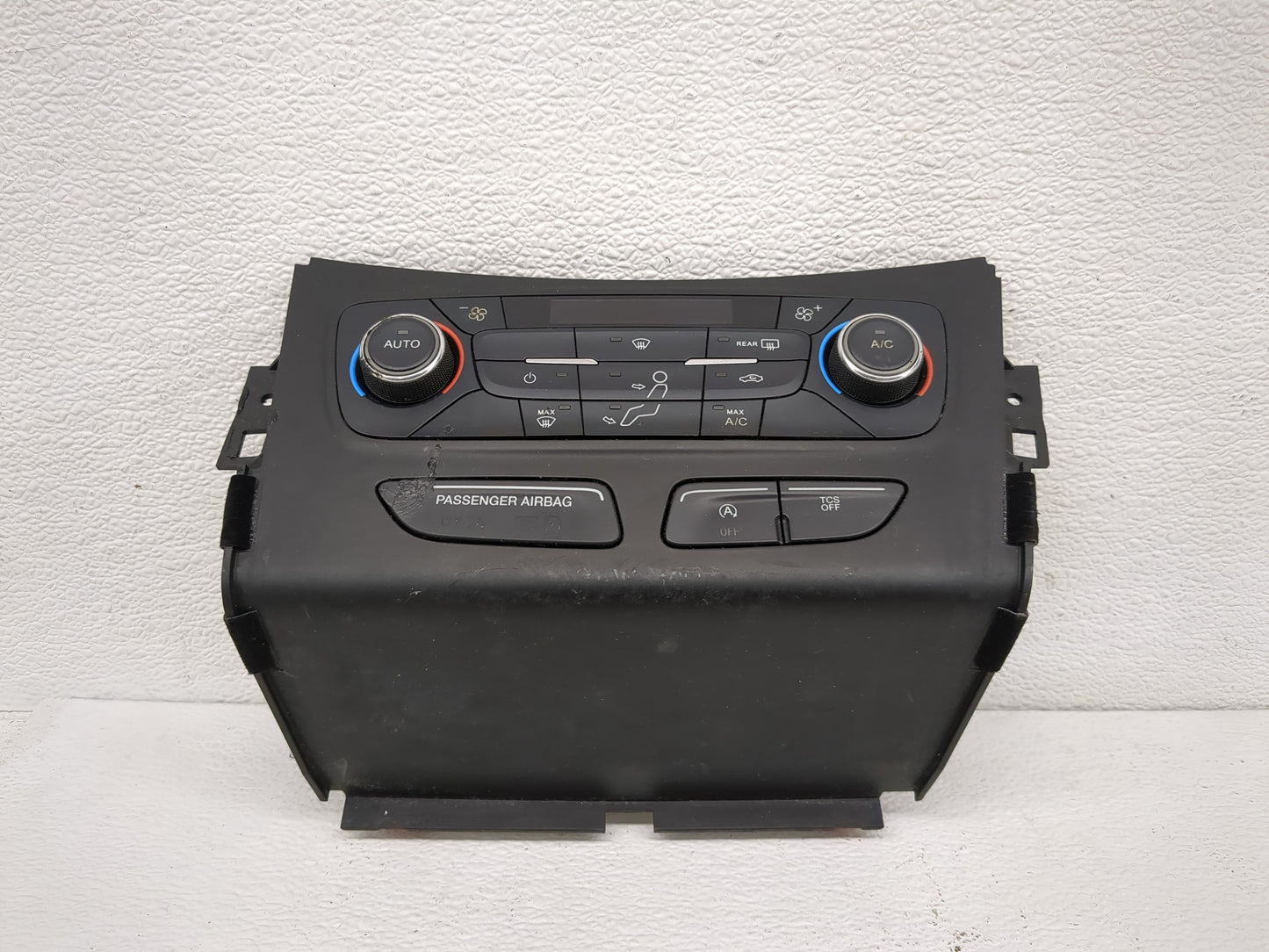 2017 Ford Escape Climate Control Module Temperature AC/Heater Replacement P/N:GJ5T-18C612-AE Fits OEM Used Auto Parts - Oemu