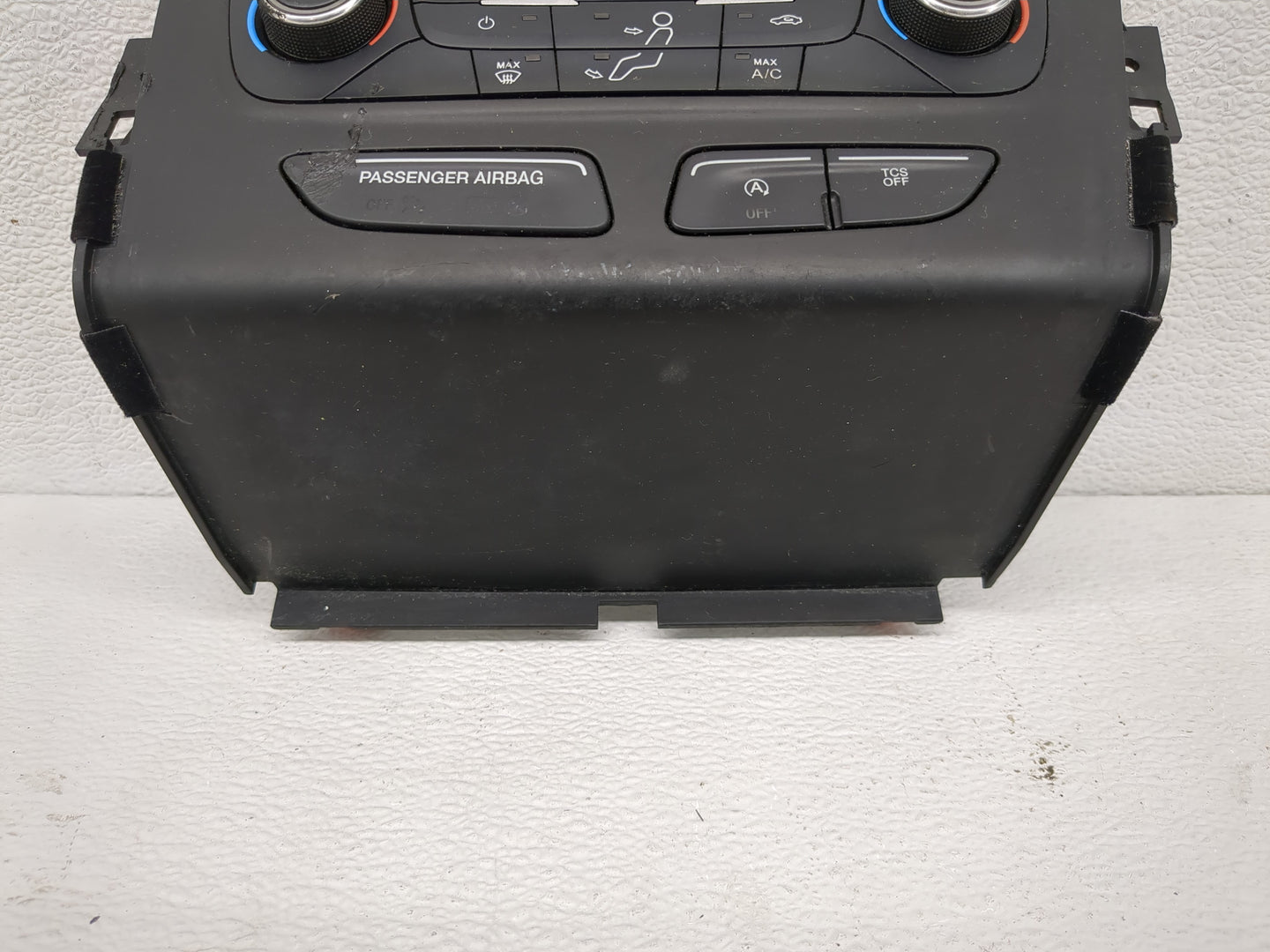 2017 Ford Escape Climate Control Module Temperature AC/Heater Replacement P/N:GJ5T-18C612-AE Fits OEM Used Auto Parts - Oemu