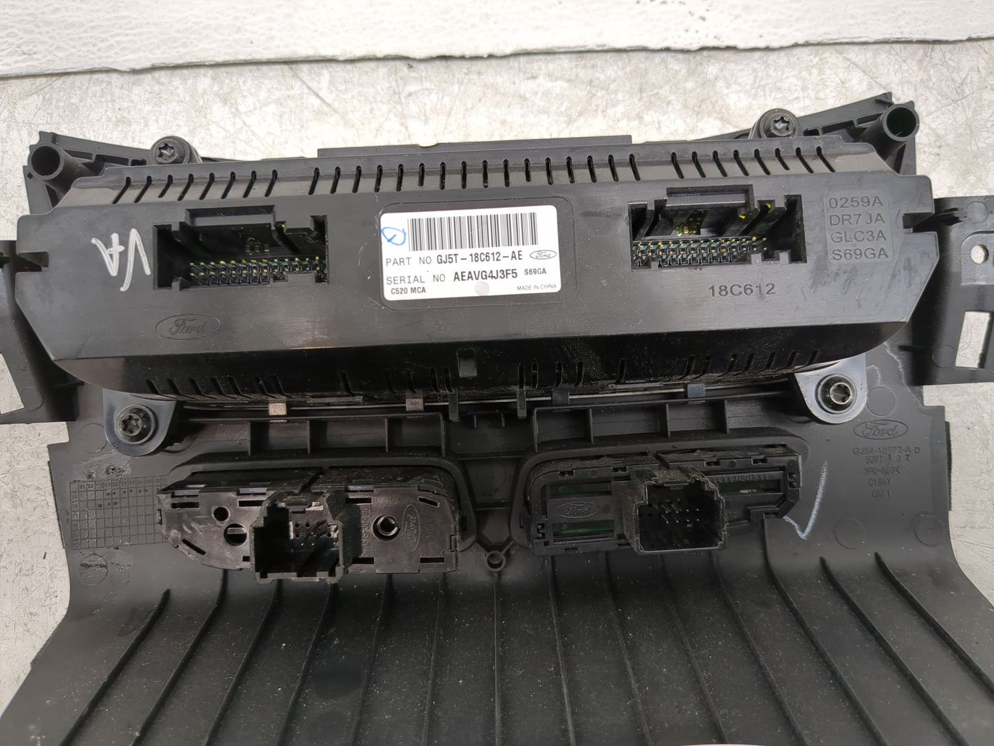 2017 Ford Escape Climate Control Module Temperature AC/Heater Replacement P/N:GJ5T-18C612-AE Fits OEM Used Auto Parts - Oemu