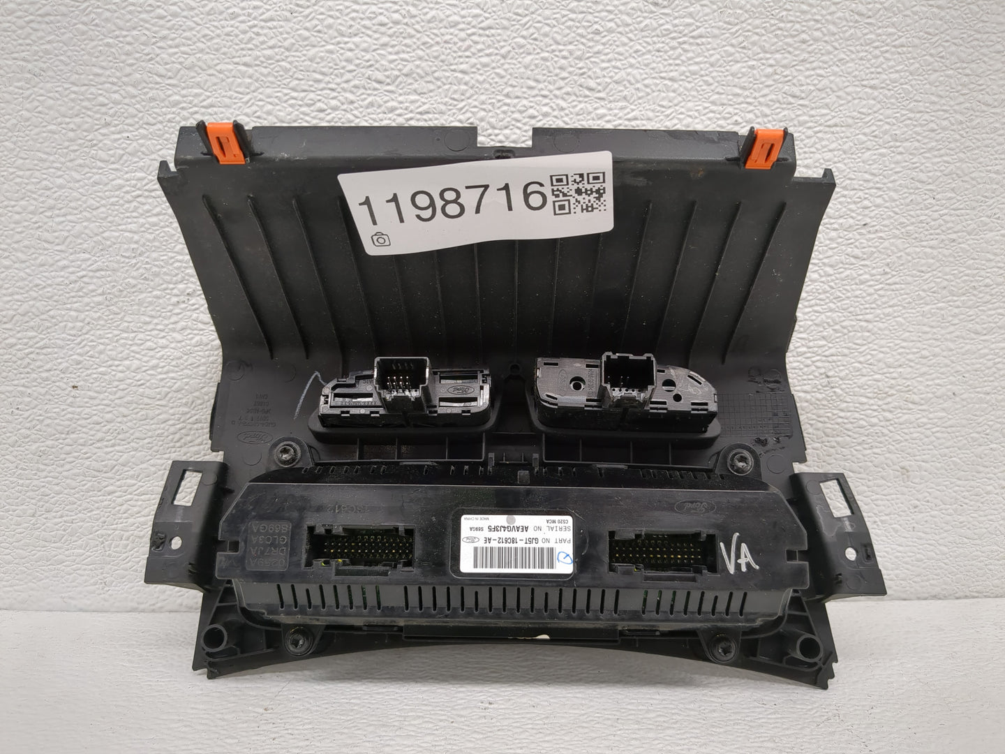 2017 Ford Escape Climate Control Module Temperature AC/Heater Replacement P/N:GJ5T-18C612-AE Fits OEM Used Auto Parts - Oemu