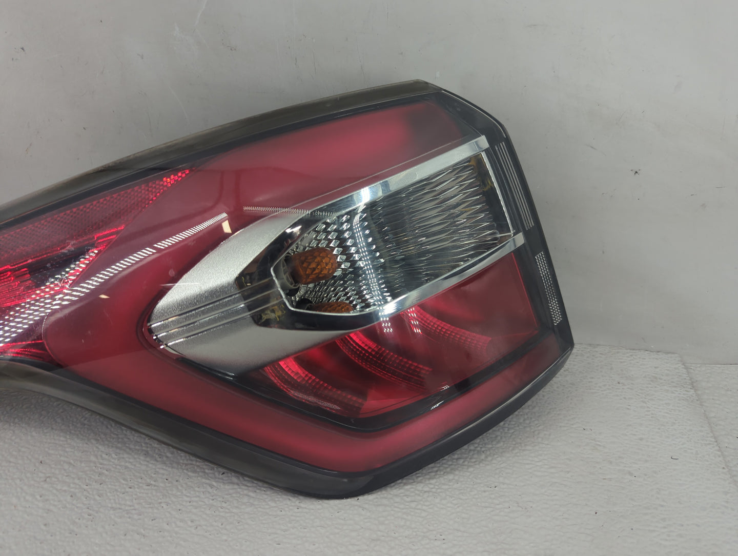 2017-2018 Ford Escape Tail Light Assembly Driver Left OEM P/N:GJ54-13405-AG Fits Fits 2017 2018 OEM Used Auto Parts - Oemuse