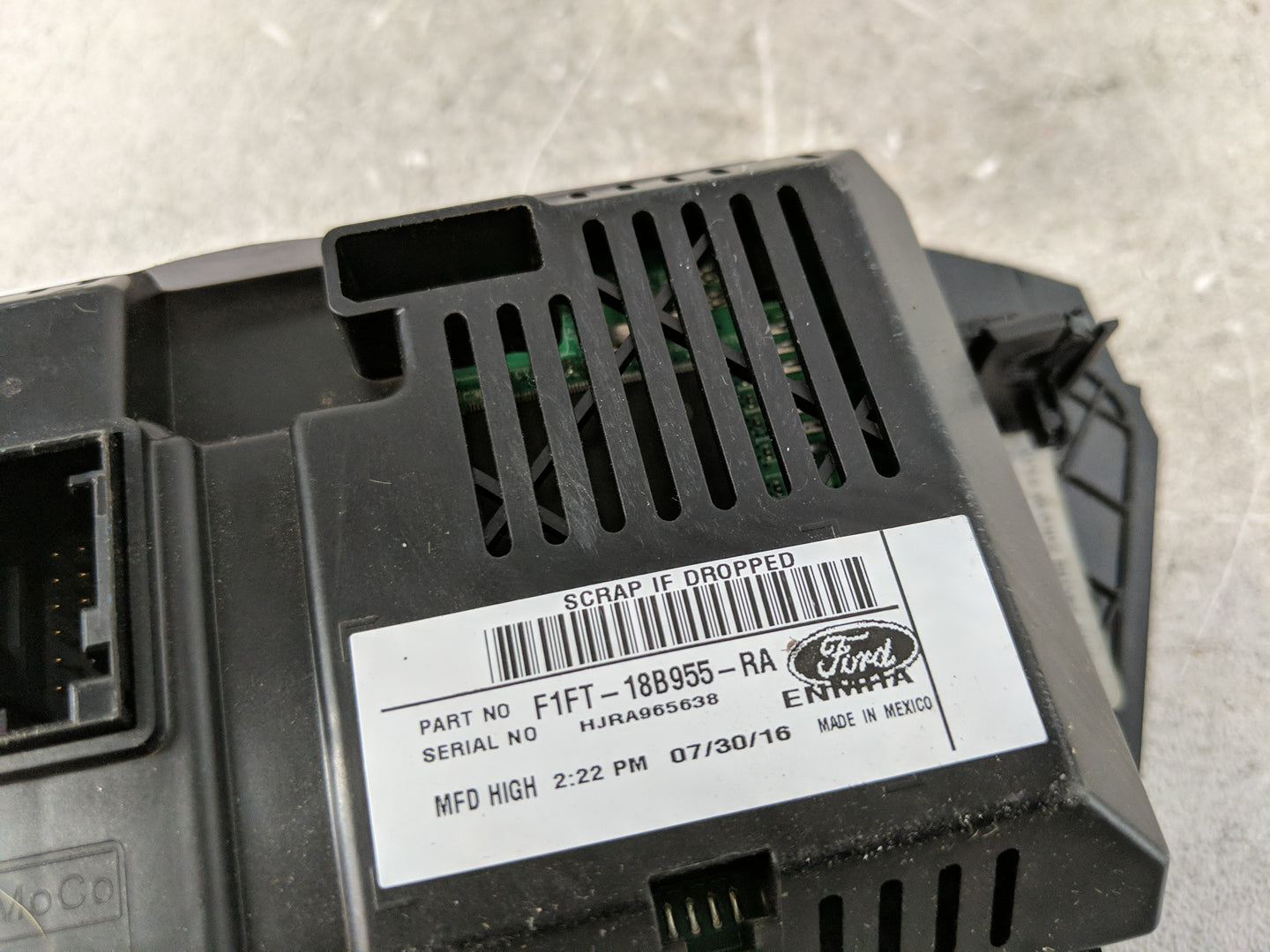 2017 Ford Escape Radio AM FM Cd Player Receiver Replacement P/N:F1FT-18B955-RA Fits Fits 2018 OEM Used Auto Parts - Oemuseda