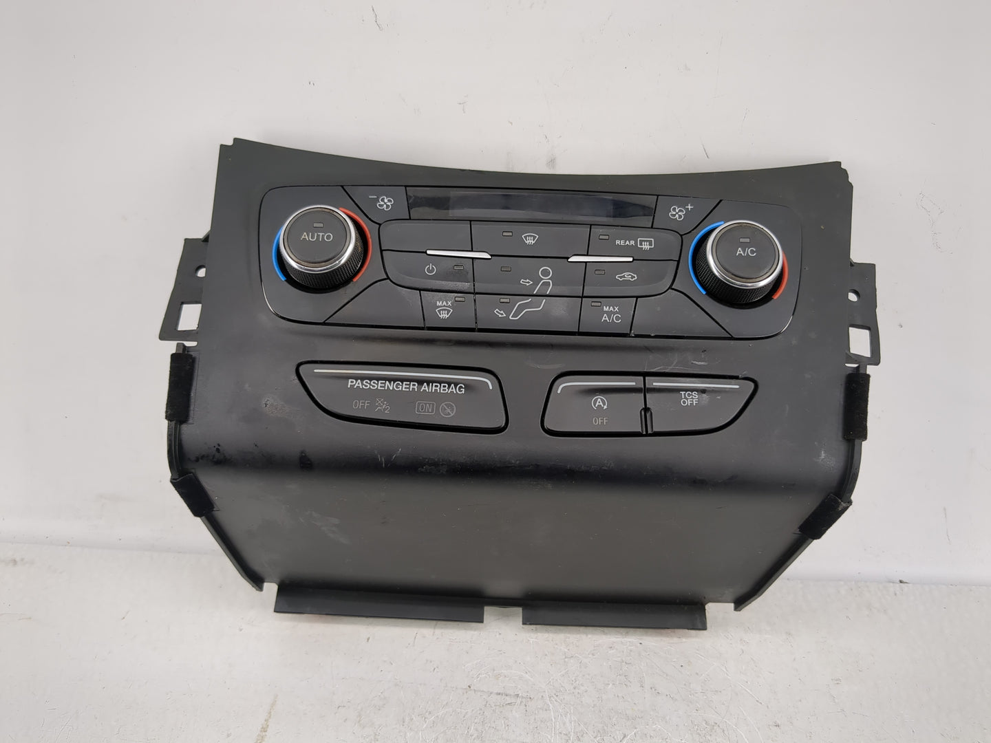 2017 Ford Escape Climate Control Module Temperature AC/Heater Replacement P/N:GJ5T-18C612-EA Fits OEM Used Auto Parts - Oemu