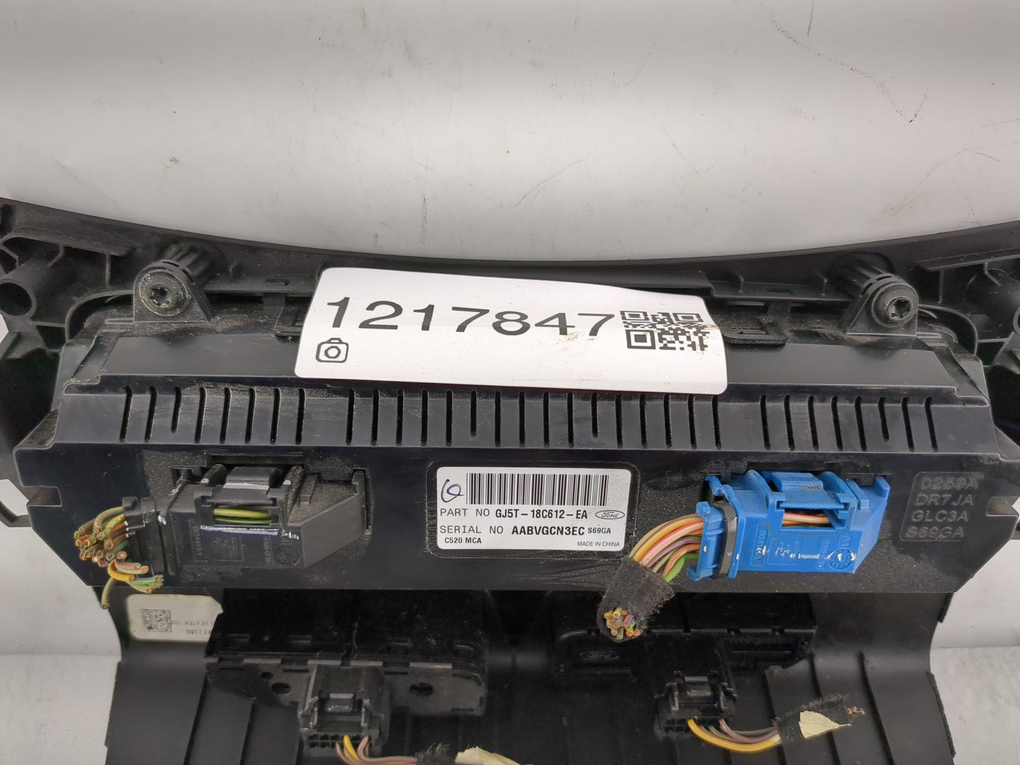 2017 Ford Escape Climate Control Module Temperature AC/Heater Replacement P/N:GJ5T-18C612-EA Fits OEM Used Auto Parts - Oemu