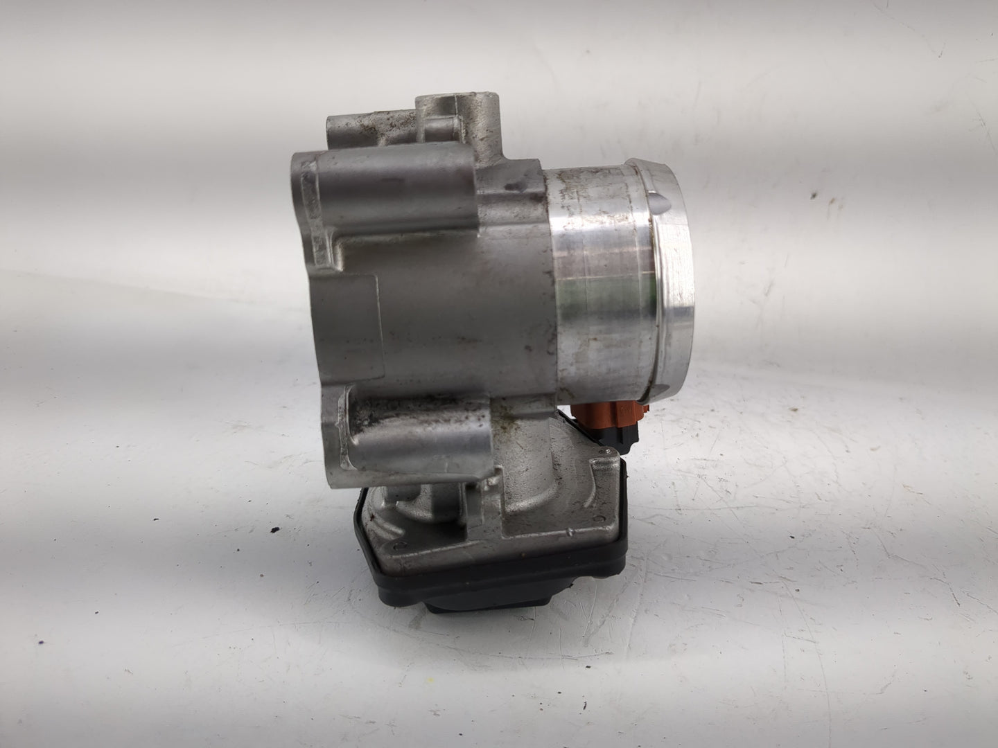 2017-2019 Ford Escape Throttle Body P/N:DS7G-9F991-CA Fits Fits 2014 2015 2016 2017 2018 2019 2020 OEM Used Auto Parts - Oem