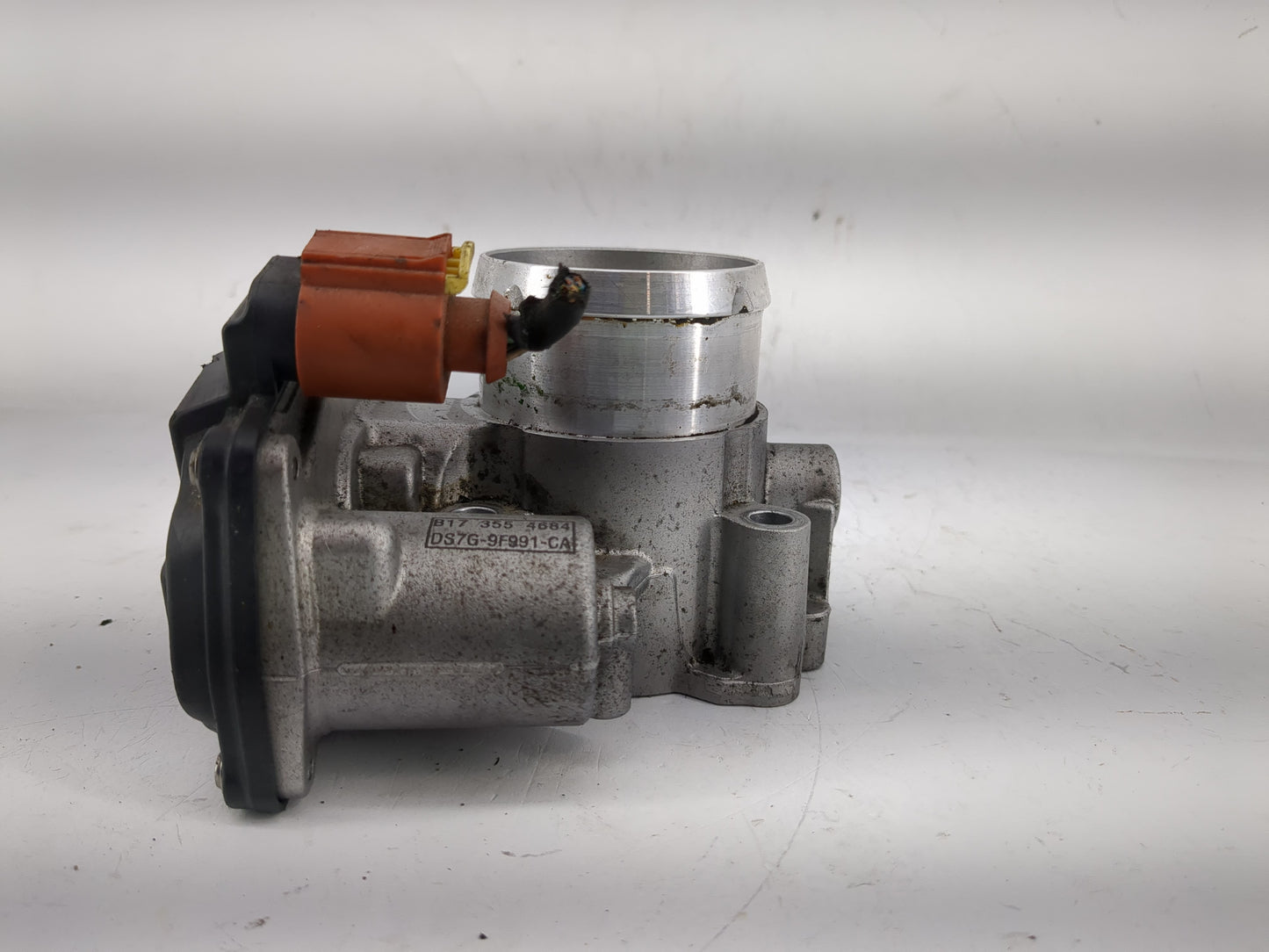 2017-2019 Ford Escape Throttle Body P/N:DS7G-9F991-CA Fits Fits 2014 2015 2016 2017 2018 2019 2020 OEM Used Auto Parts - Oem