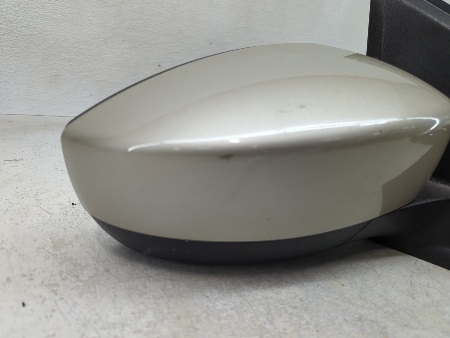 2017-2019 Ford Escape Driver Side View Mirror - Left Door Mirror OEM Used - Oemusedautoparts1.com
