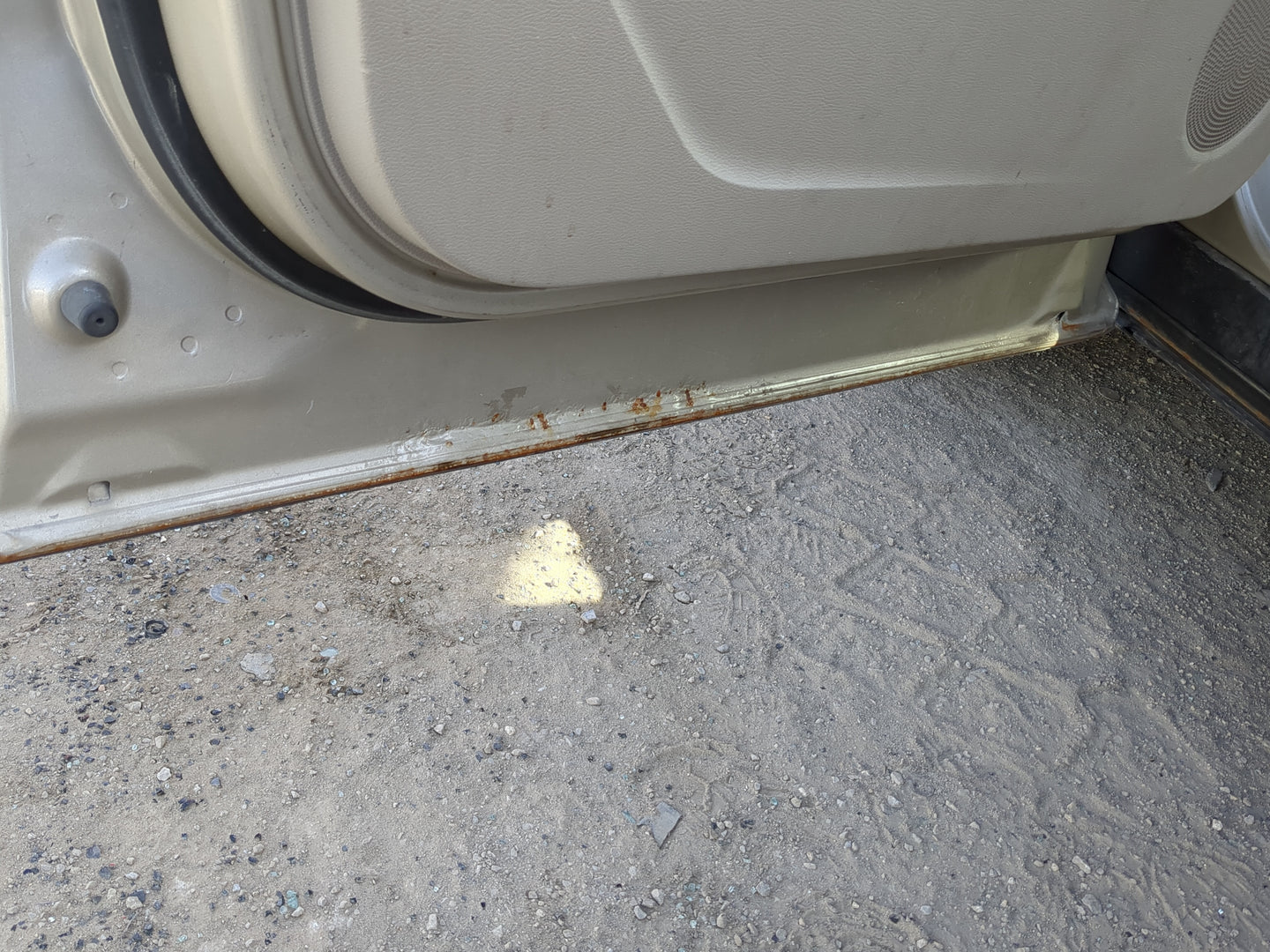 2016-2019 Ford Escape Driver Front Door Oem - Oemusedautoparts1.com
