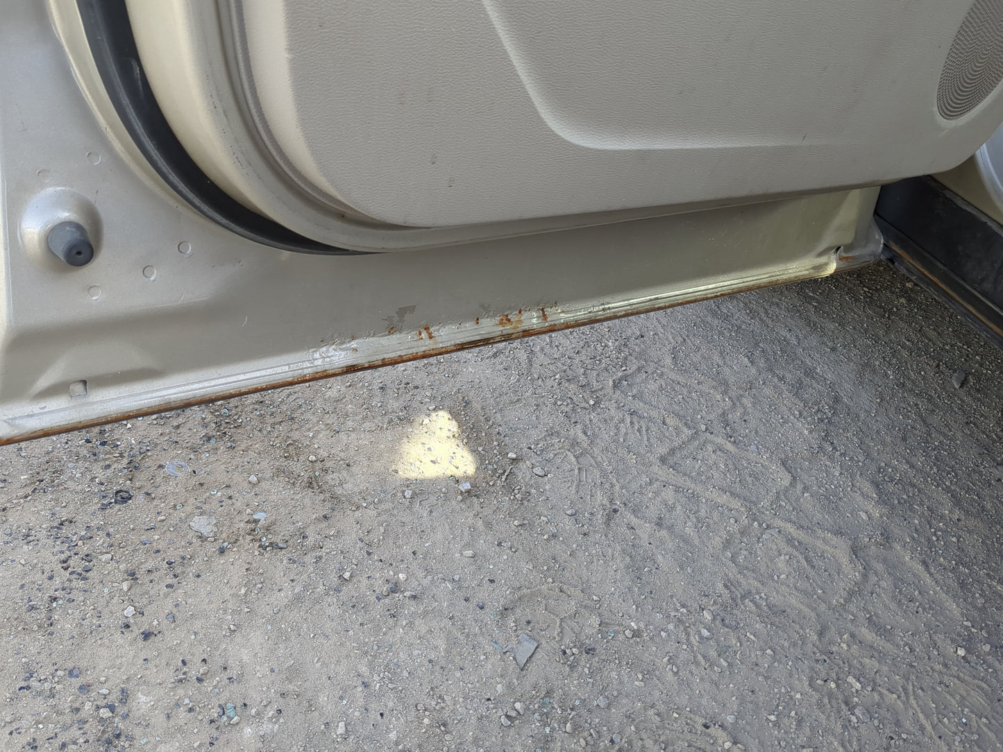 2016-2019 Ford Escape Driver Front Door Oem - Oemusedautoparts1.com