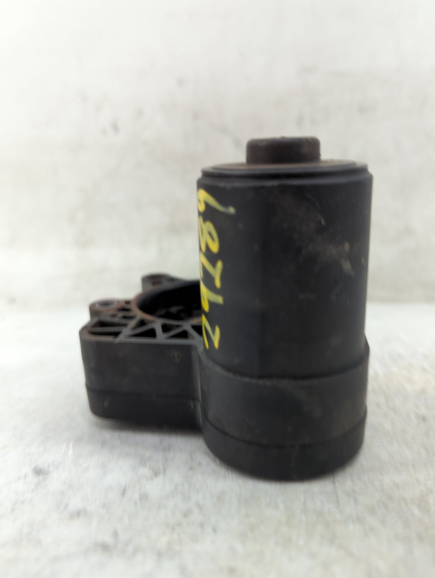 2017-2019 Ford Escape Rear Passenger Right Brake Caliper 1219981 - Oemusedautoparts1.com