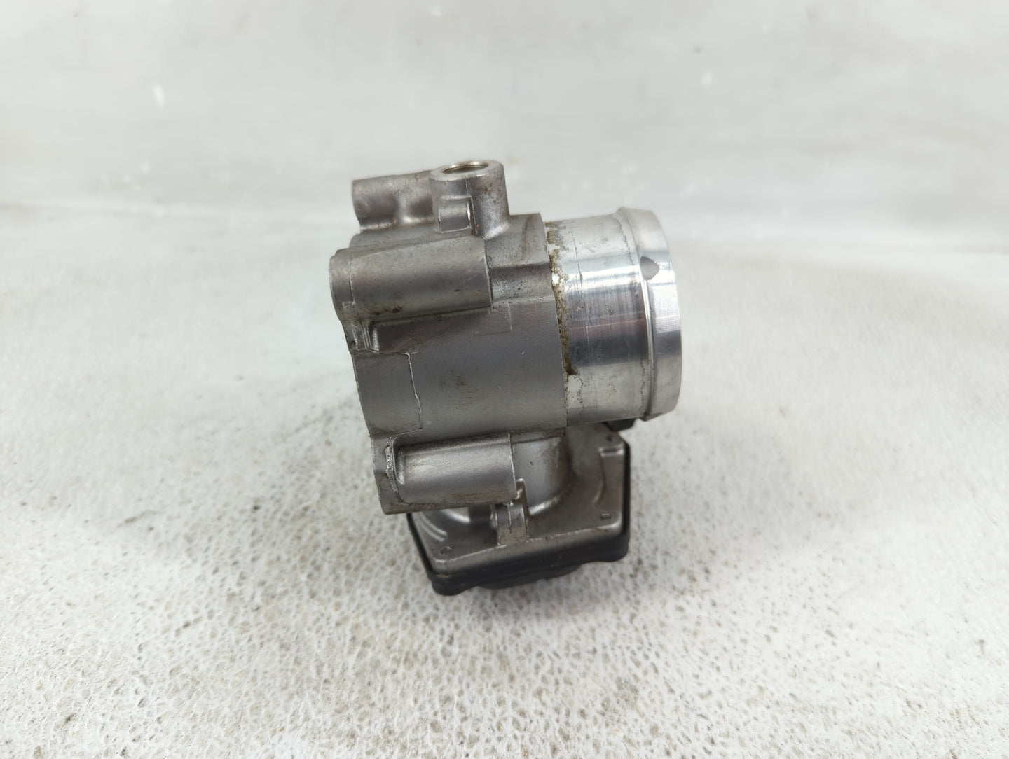 2017-2019 Ford Escape Throttle Body P/N:DS7G-9F991-BB Fits Fits 2014 2015 2016 2017 2018 2019 2020 OEM Used Auto Parts - Oem