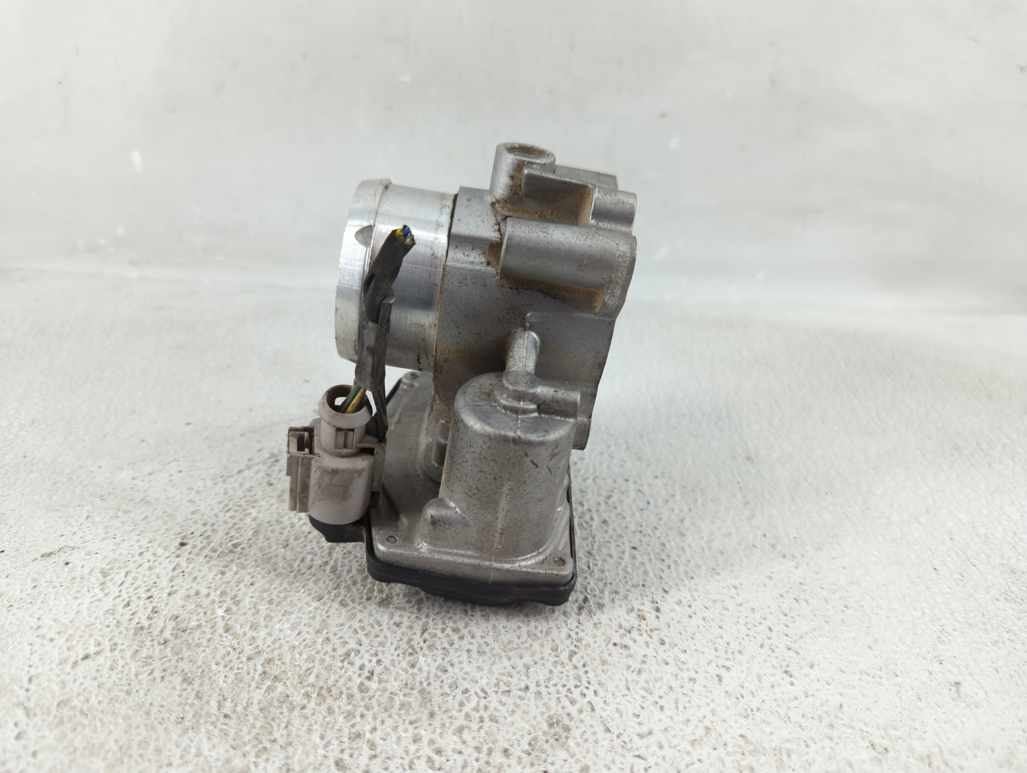 2017-2019 Ford Escape Throttle Body P/N:5 09890 11 DS7G-9F991-BB Fits Fits 2014 2015 2016 2017 2018 2019 2020 OEM Used Auto 