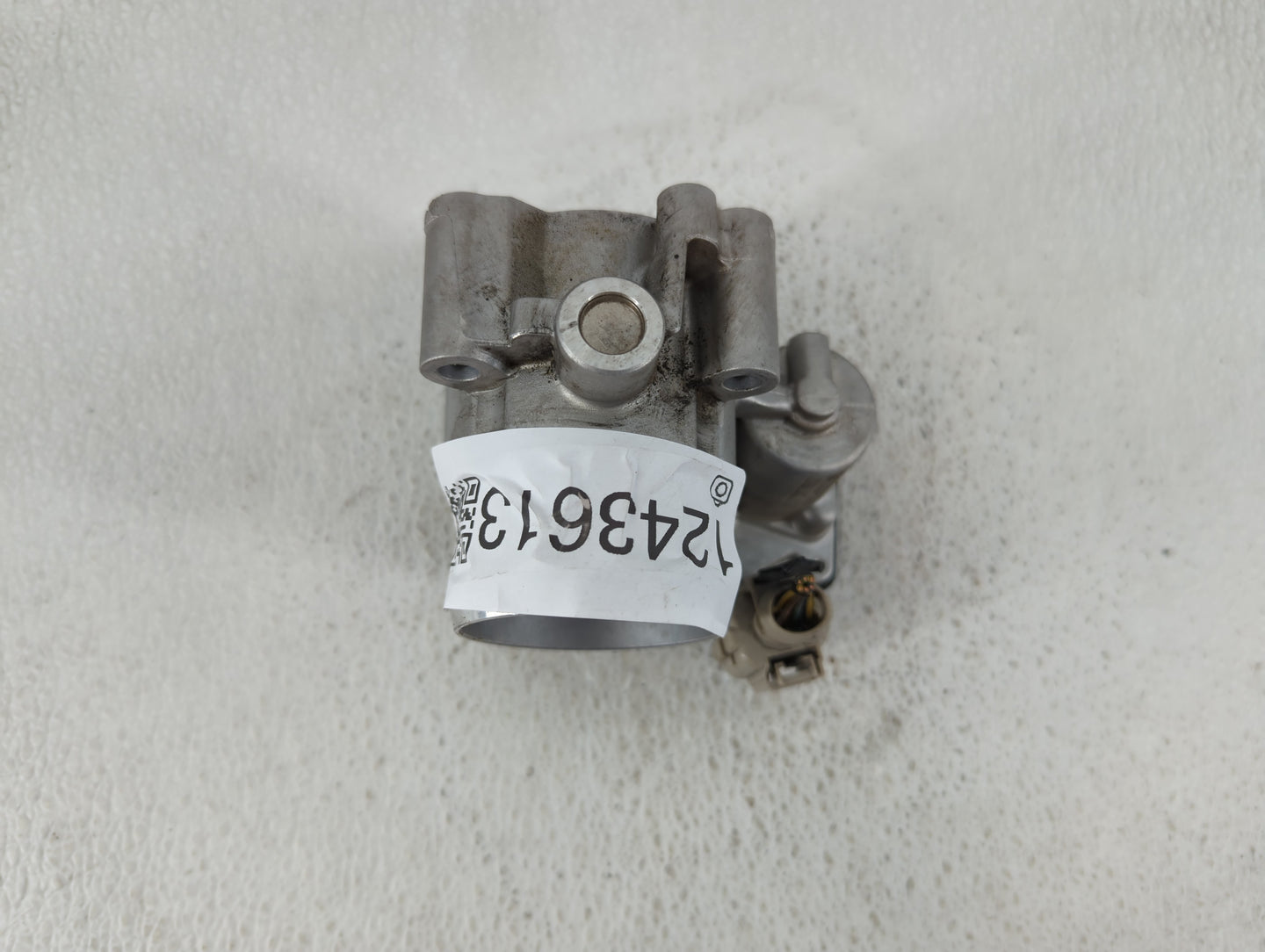 2017-2019 Ford Escape Throttle Body P/N:DS7G-9F991-BB Fits Fits 2014 2015 2016 2017 2018 2019 2020 OEM Used Auto Parts - Oem