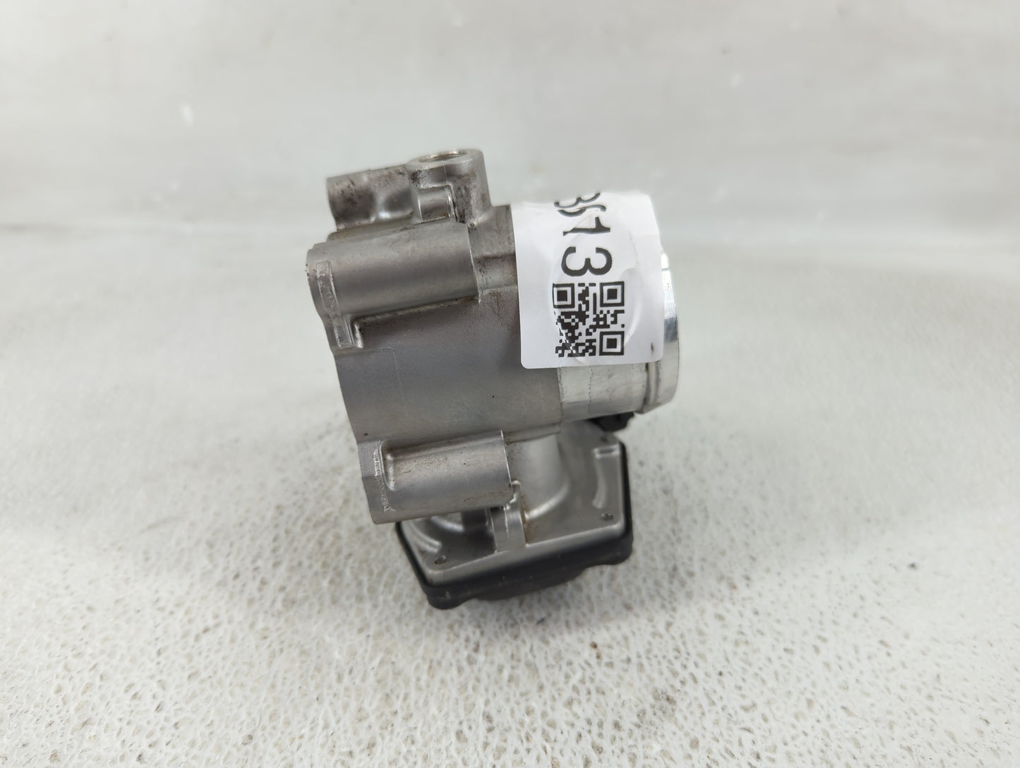 2017-2019 Ford Escape Throttle Body P/N:DS7G-9F991-BB Fits Fits 2014 2015 2016 2017 2018 2019 2020 OEM Used Auto Parts - Oem